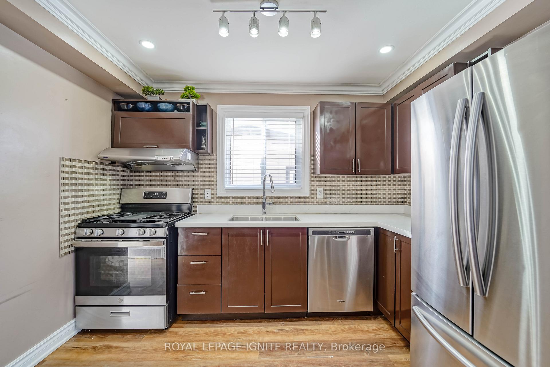 Photo 13 of 292 Phillip Murray Avenue, Oshawa, Lakeview — HOMEH