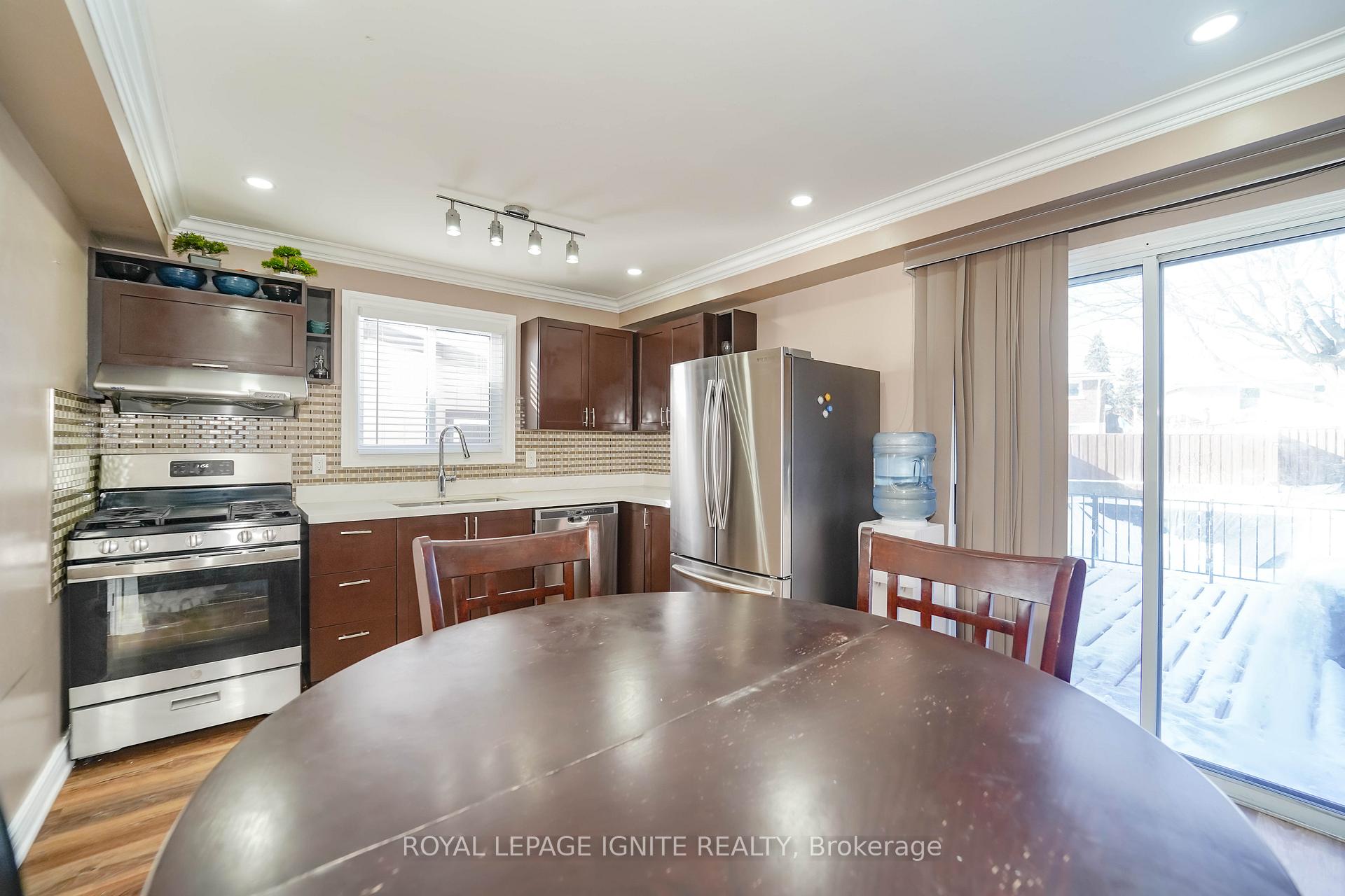 Photo 18 of 292 Phillip Murray Avenue, Oshawa, Lakeview — HOMEH