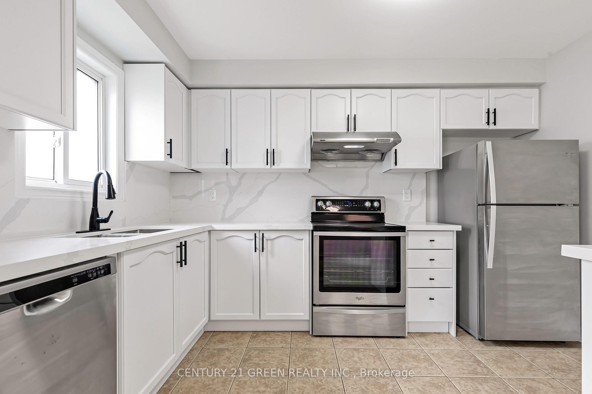 Photo 9 of 14 Davidson Street, Whitby, Williamsburg — HOMEH