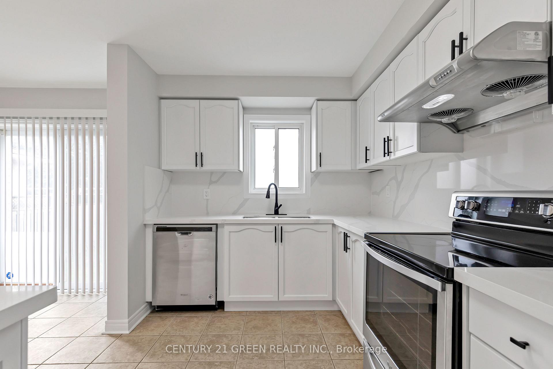 Photo 10 of 14 Davidson Street, Whitby, Williamsburg — HOMEH