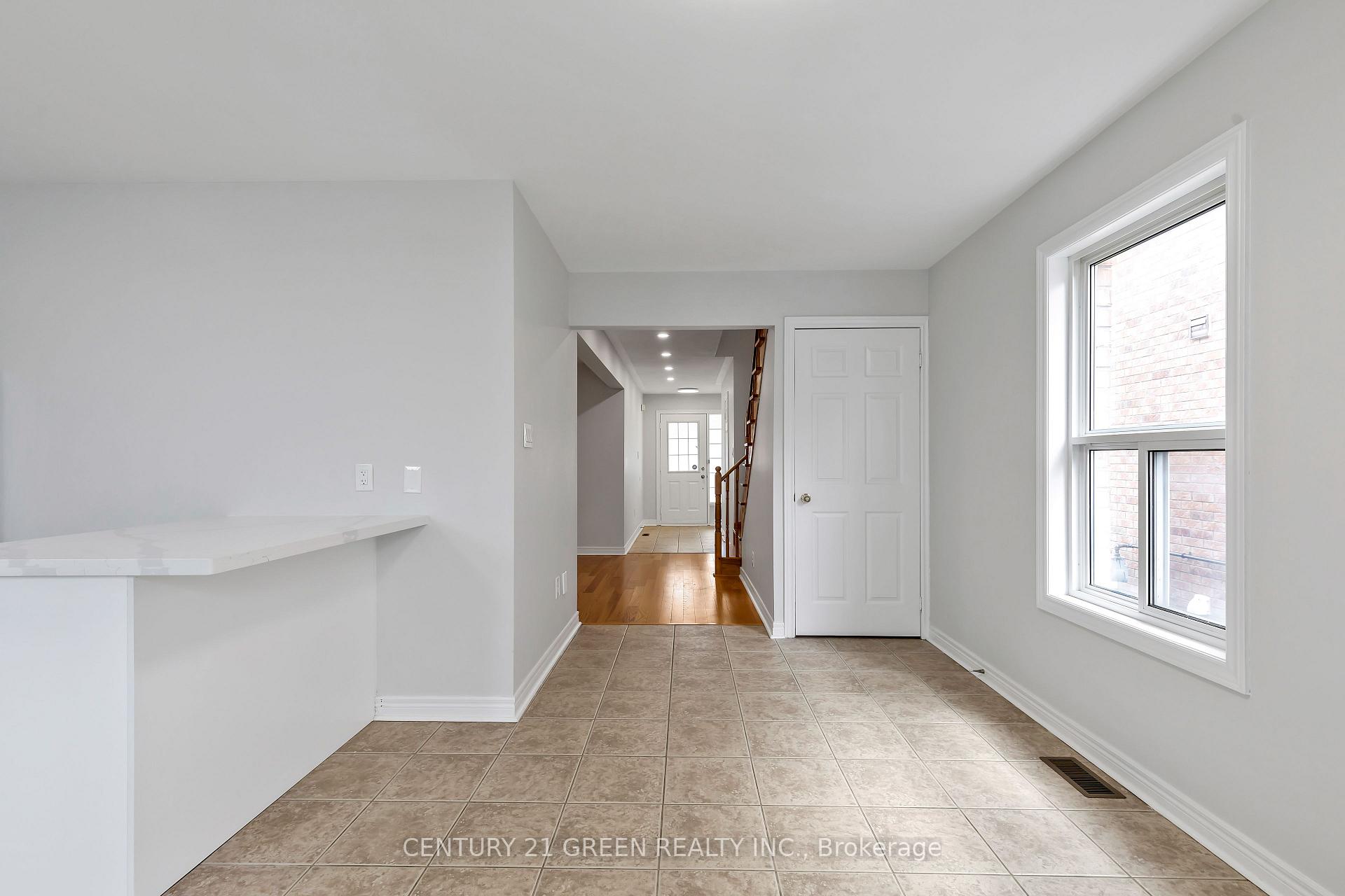 Photo 11 of 14 Davidson Street, Whitby, Williamsburg — HOMEH