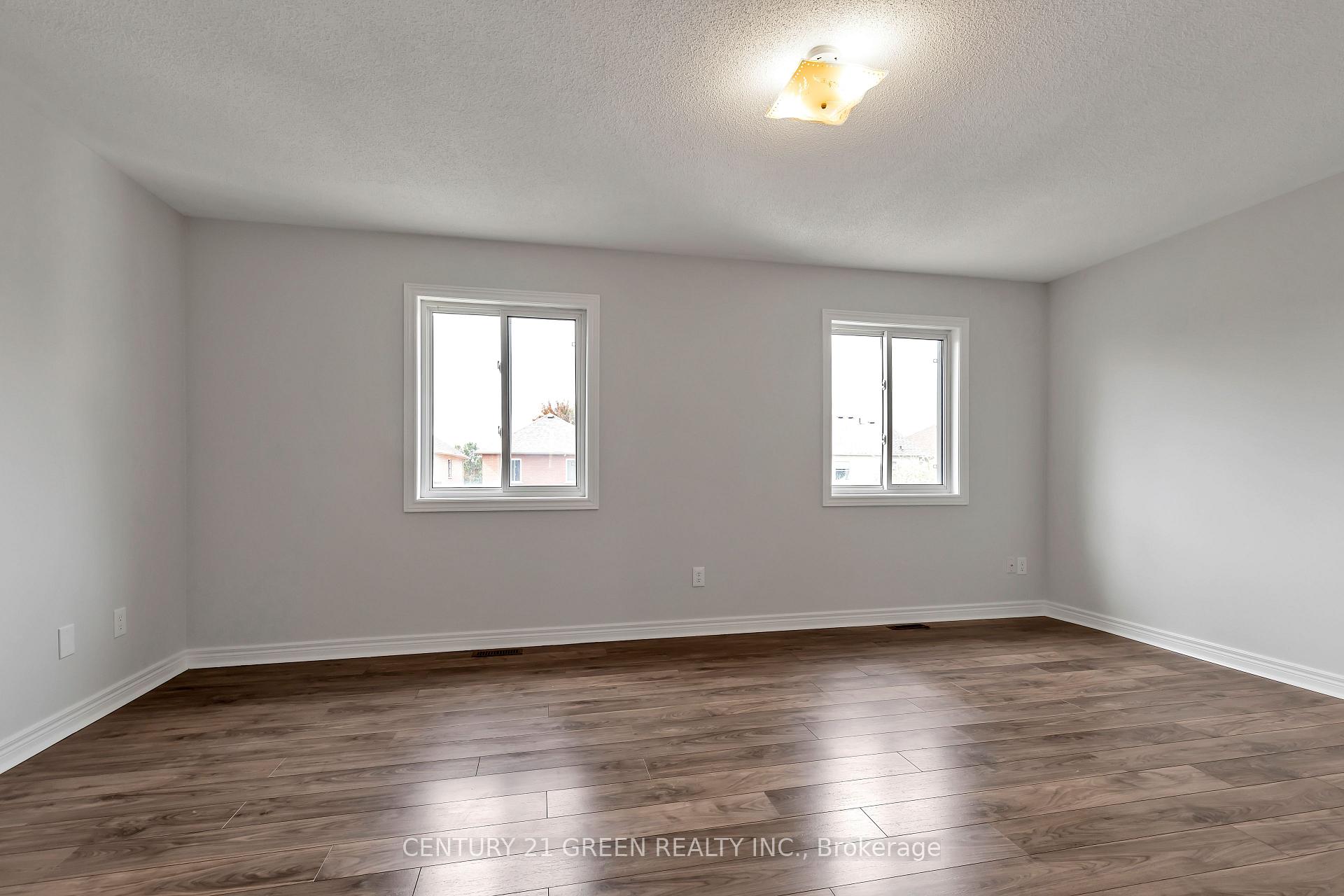 Photo 13 of 14 Davidson Street, Whitby, Williamsburg — HOMEH