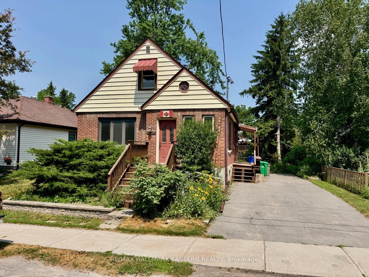 Photo 1 of 232 Munroe Avenue, Peterborough, Ashburnham Ward 4 — HOMEH