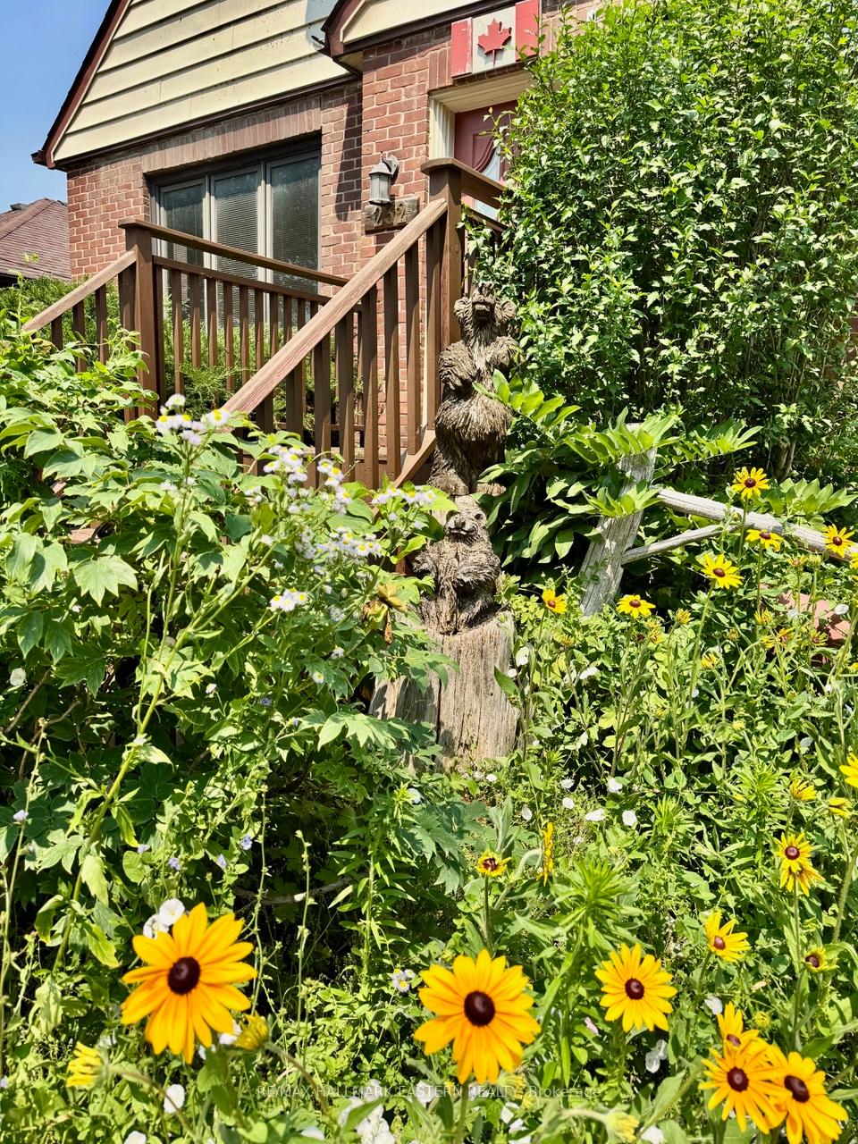 Photo 2 of 232 Munroe Avenue, Peterborough, Ashburnham Ward 4 — HOMEH