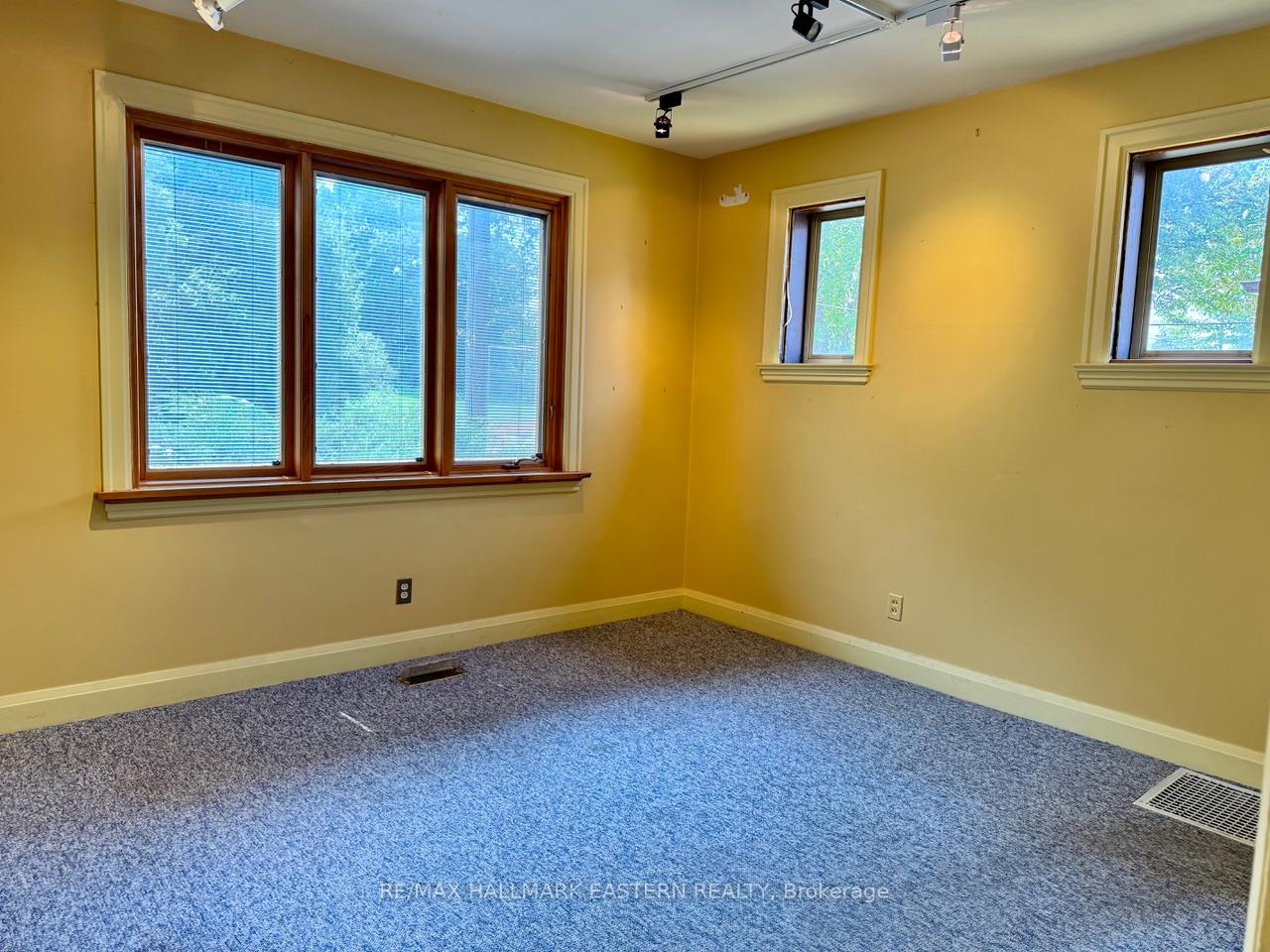 Photo 9 of 232 Munroe Avenue, Peterborough, Ashburnham Ward 4 — HOMEH
