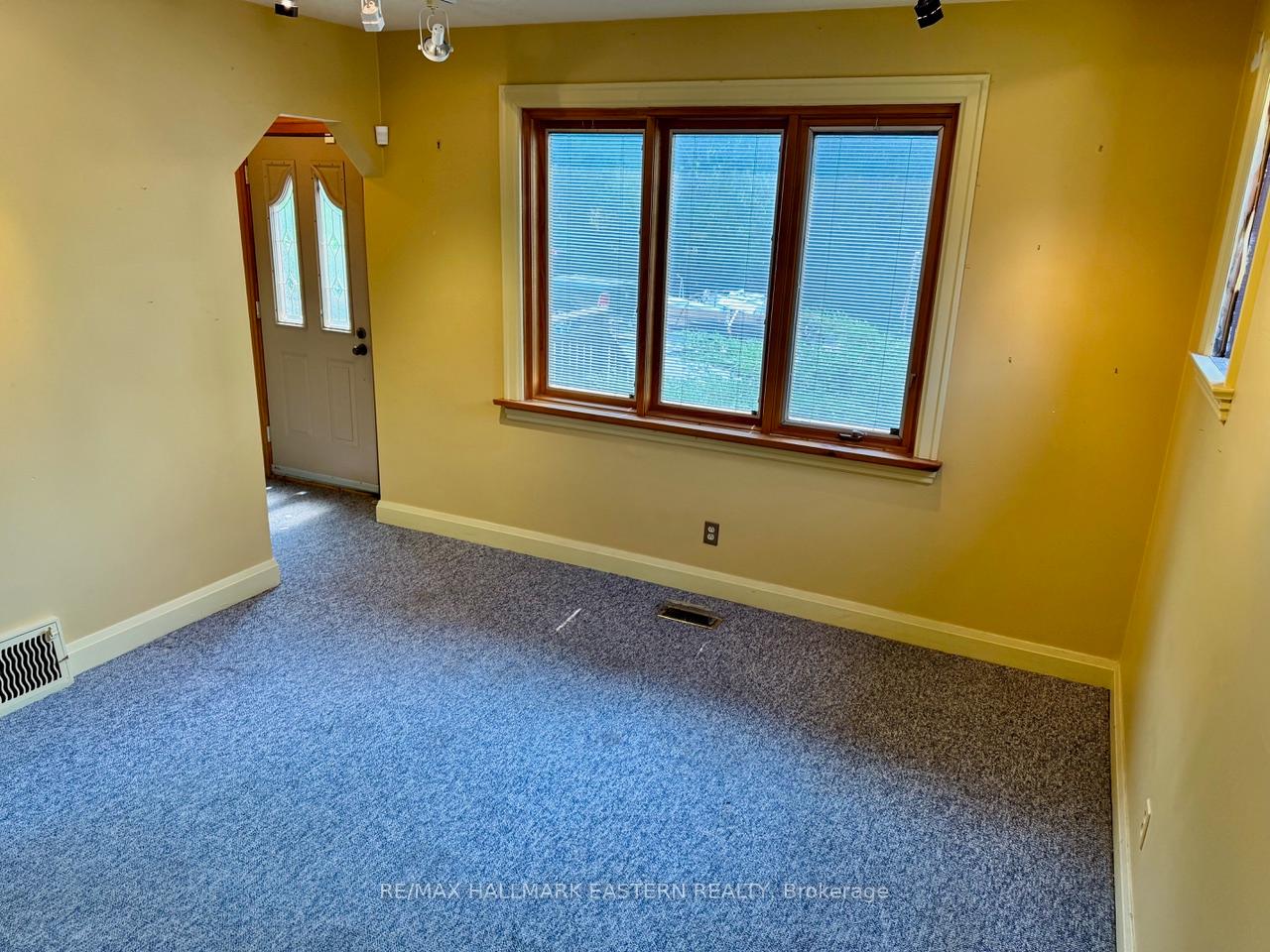 Photo 10 of 232 Munroe Avenue, Peterborough, Ashburnham Ward 4 — HOMEH