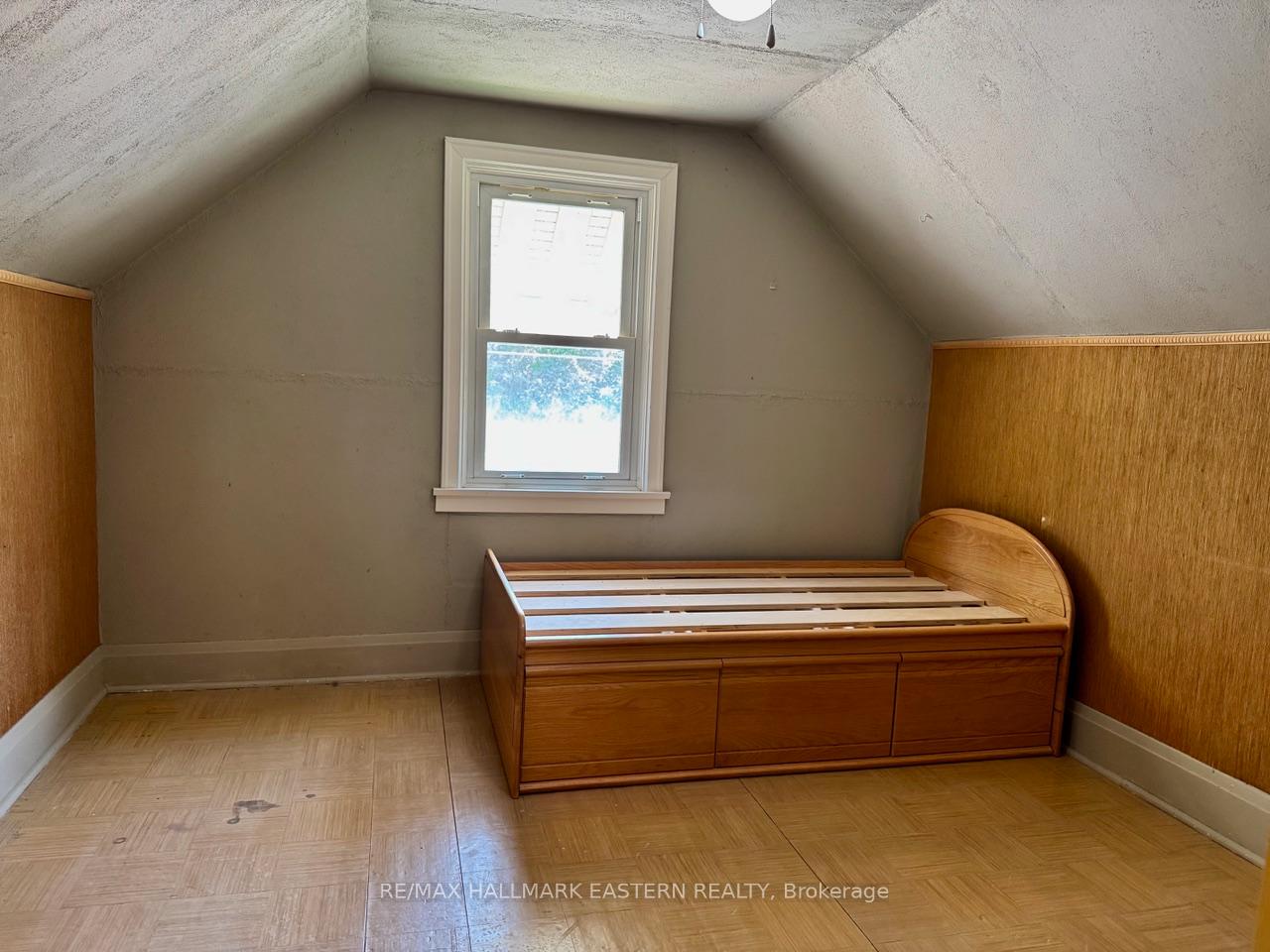Photo 14 of 232 Munroe Avenue, Peterborough, Ashburnham Ward 4 — HOMEH