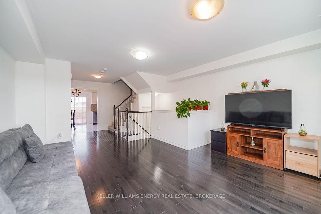 Photo 5 of 113 Magpie Way, Whitby, Blue Grass Meadows — HOMEH