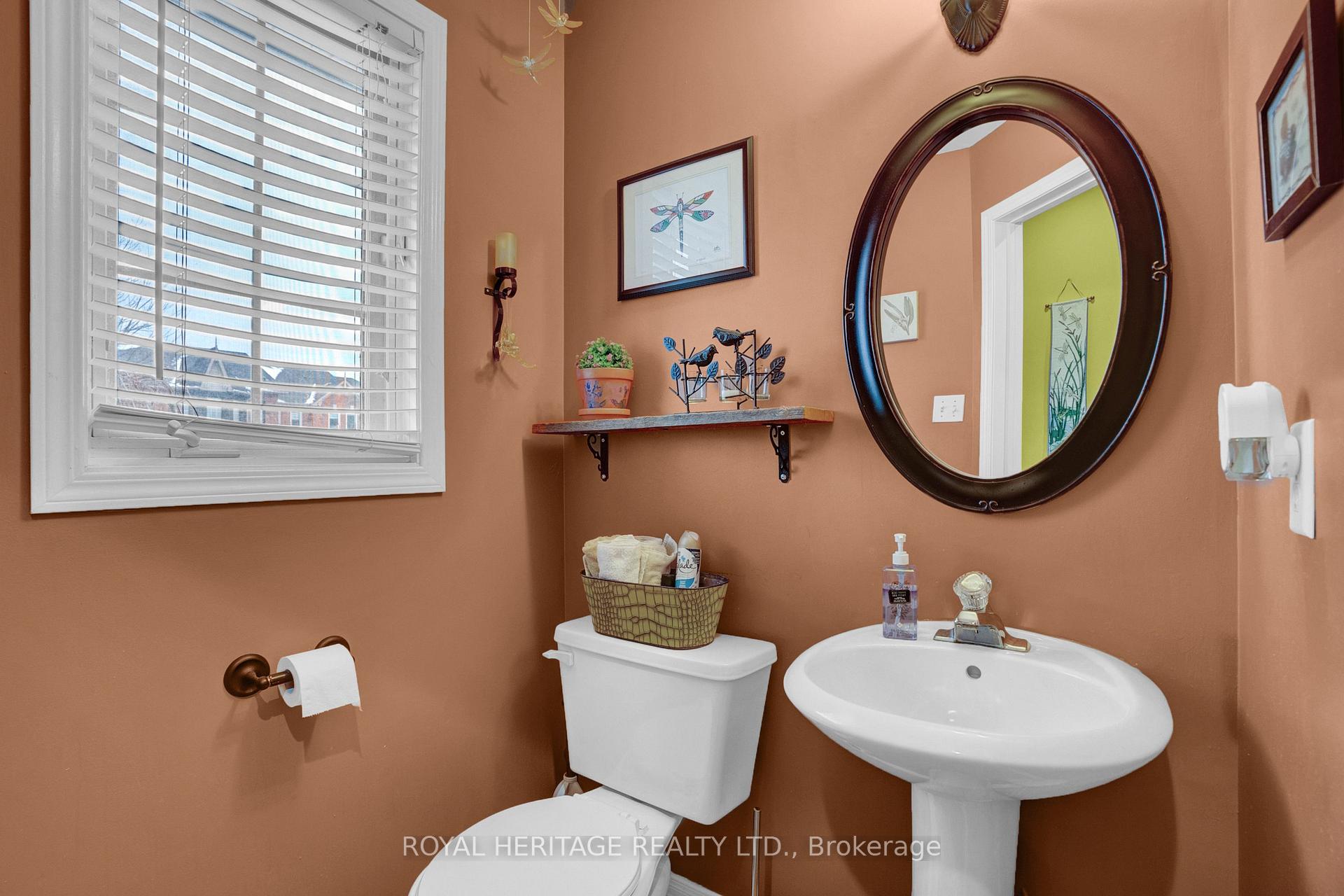 Photo 4 of 54 Jays Drive, Whitby, Williamsburg — HOMEH