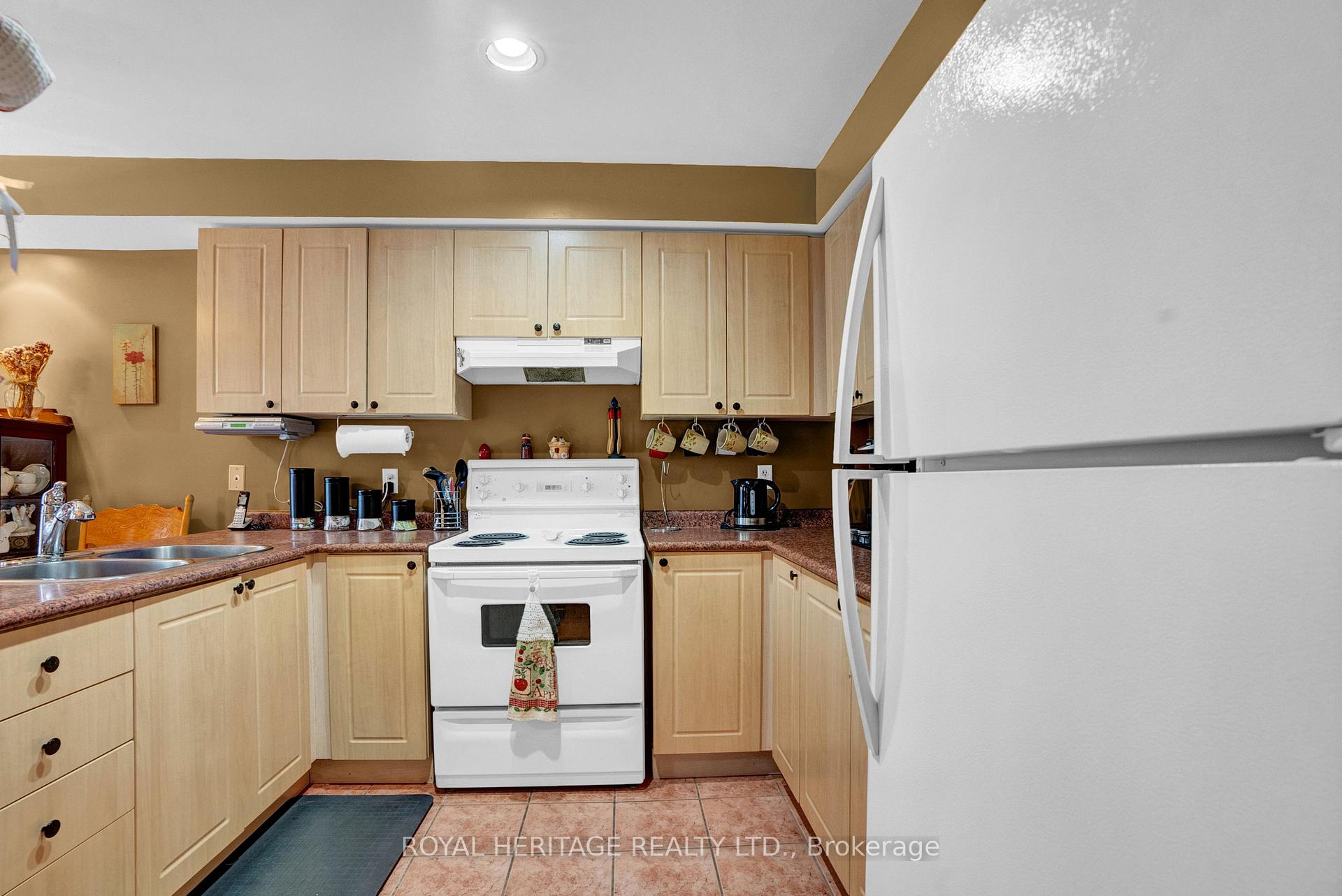 Photo 7 of 54 Jays Drive, Whitby, Williamsburg — HOMEH