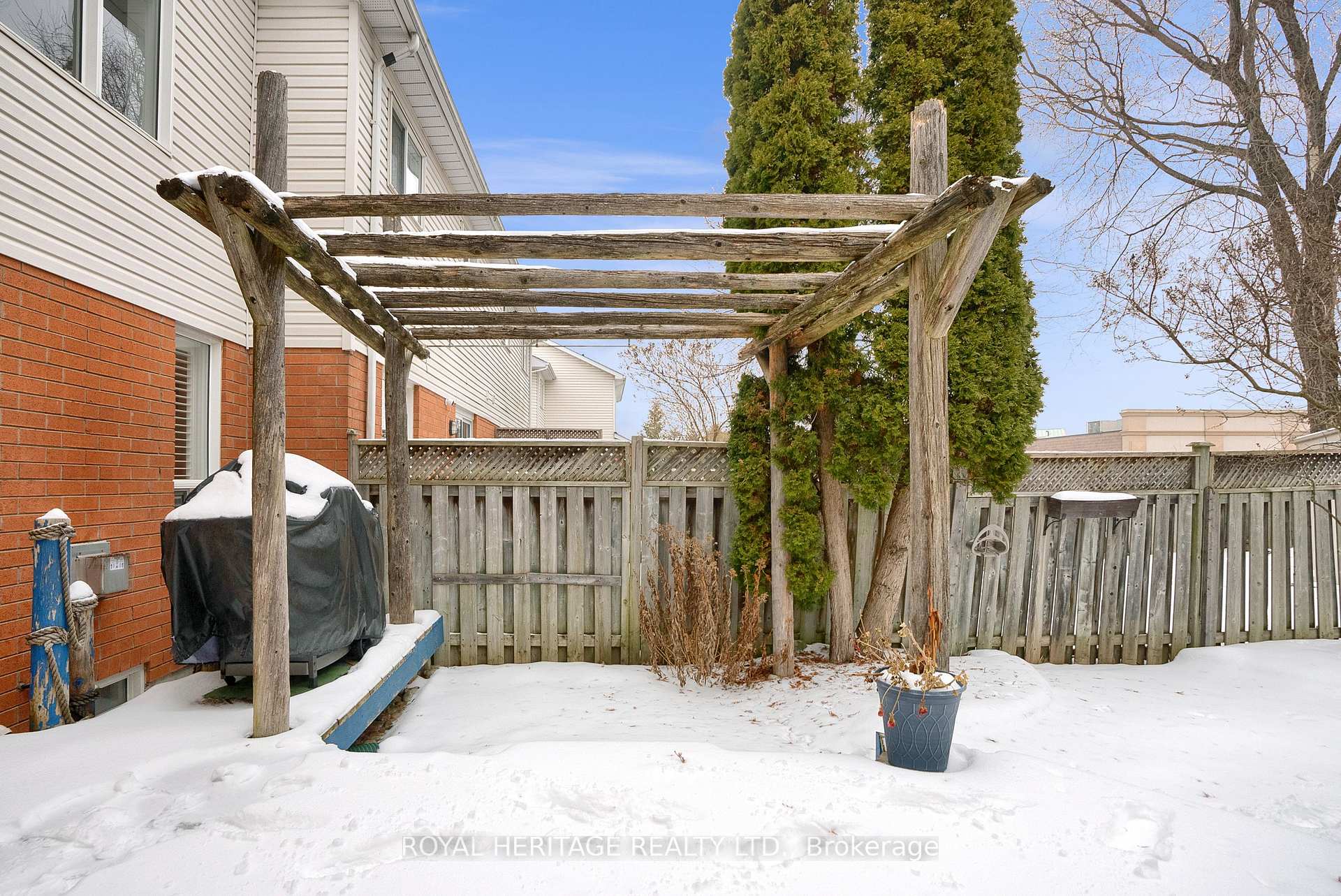 Photo 34 of 54 Jays Drive, Whitby, Williamsburg — HOMEH