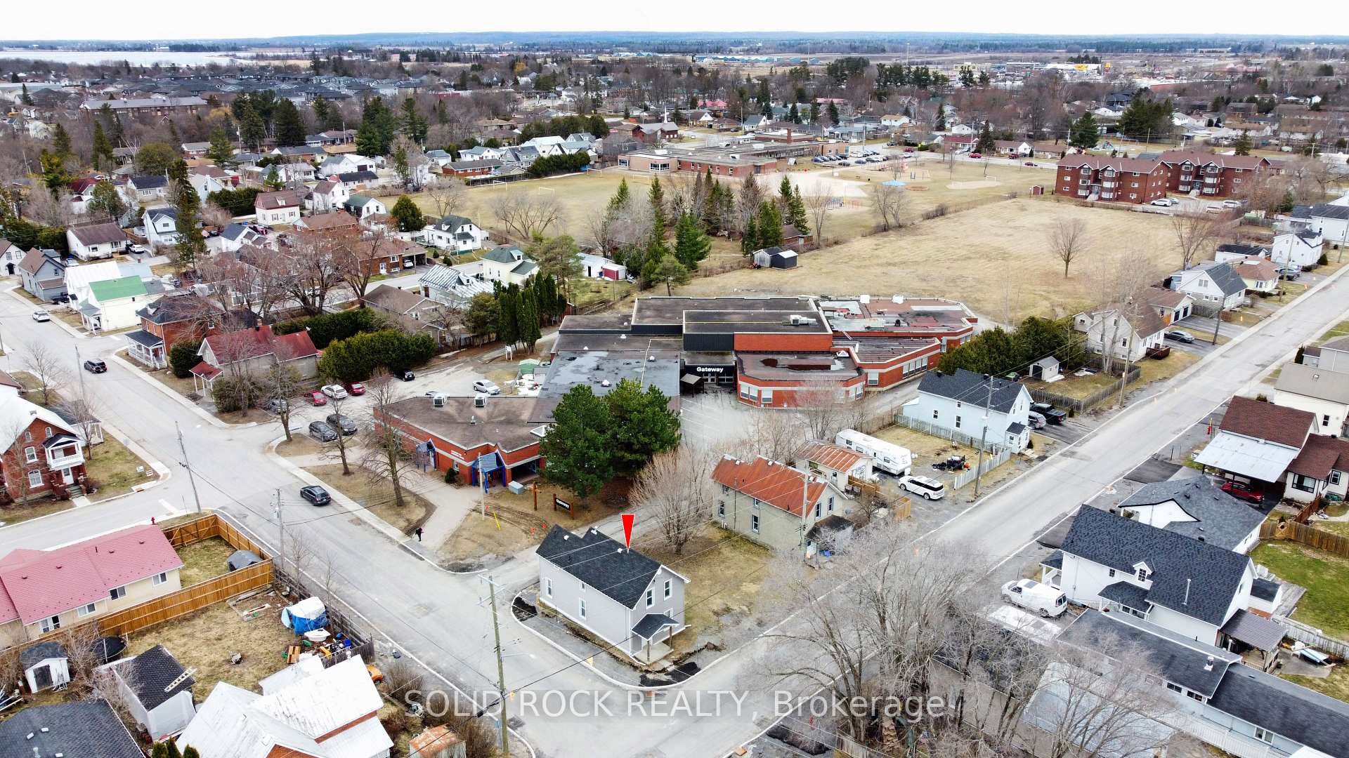 Photo 6 of 82 Macdonald Street S, Arnprior — HOMEH