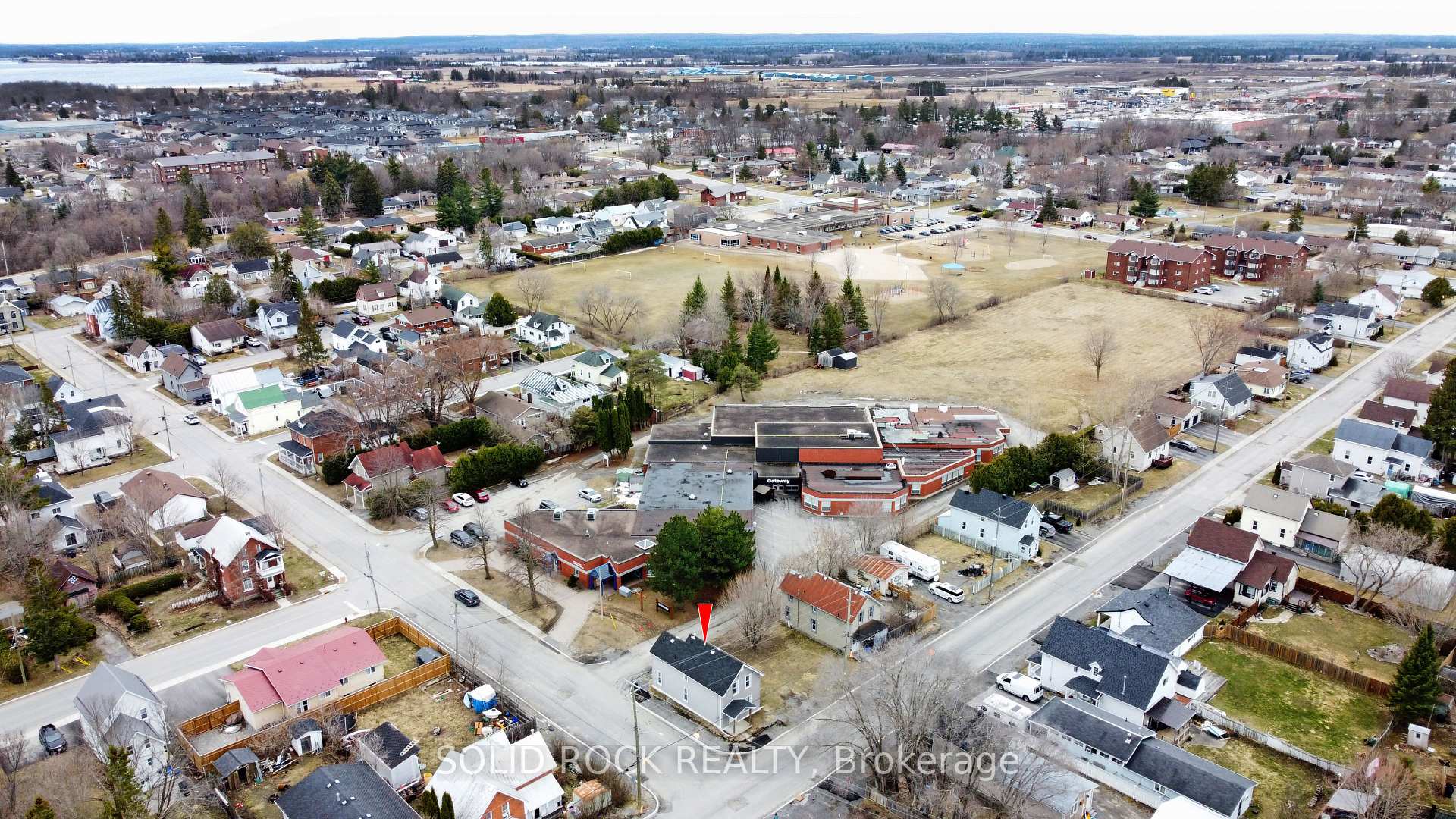 Photo 7 of 82 Macdonald Street S, Arnprior — HOMEH