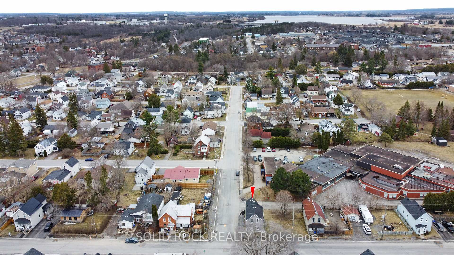 Photo 8 of 82 Macdonald Street S, Arnprior — HOMEH