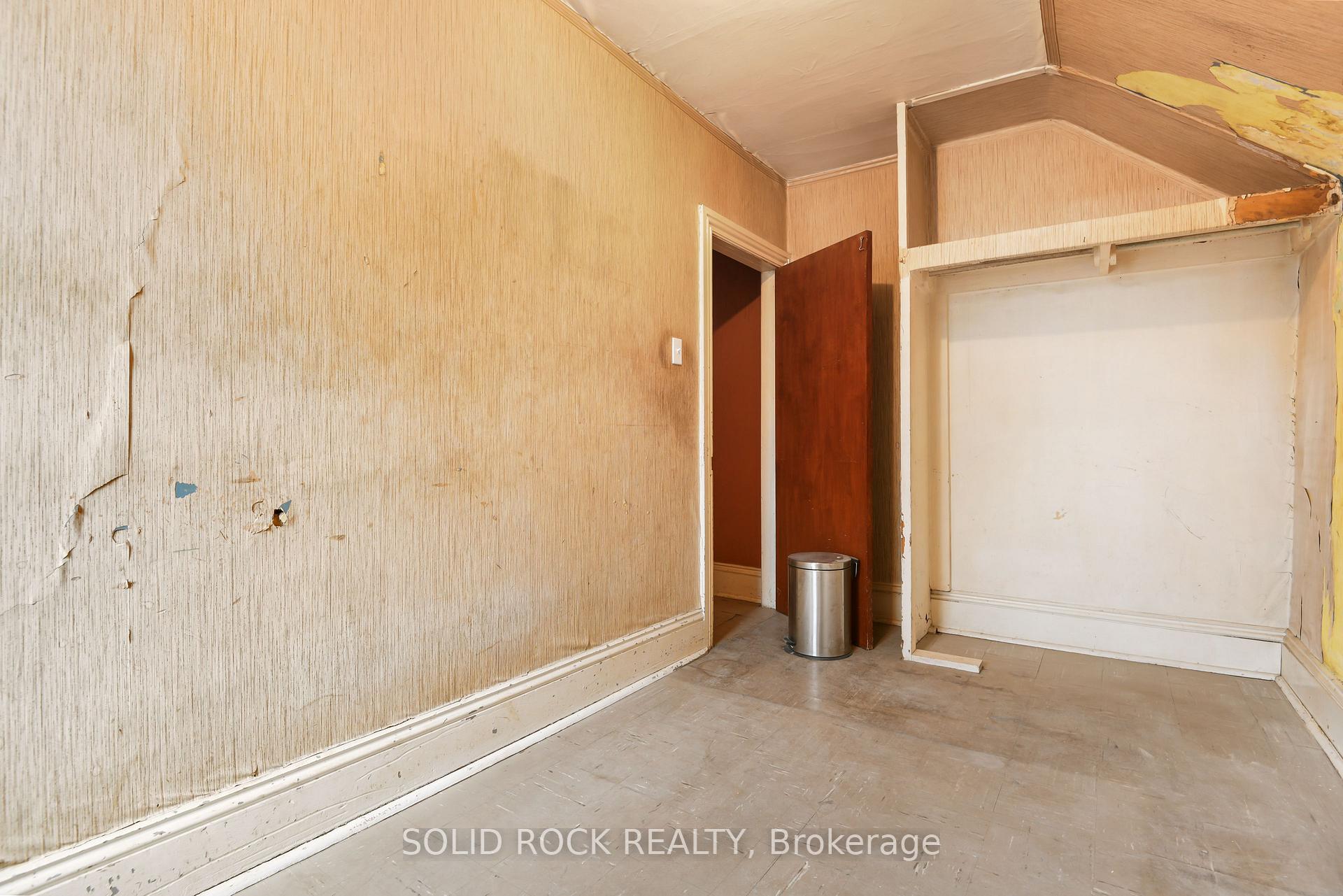 Photo 25 of 82 Macdonald Street S, Arnprior — HOMEH