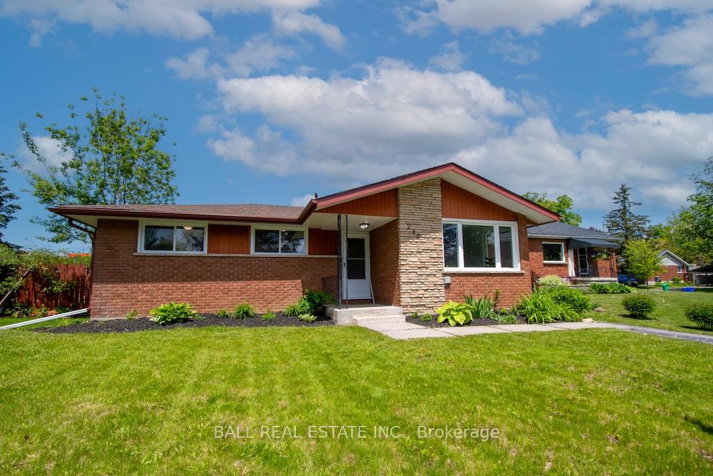 Photo 2 of 286 Sunset Boulevard, Peterborough, Northcrest Ward 5 — HOMEH