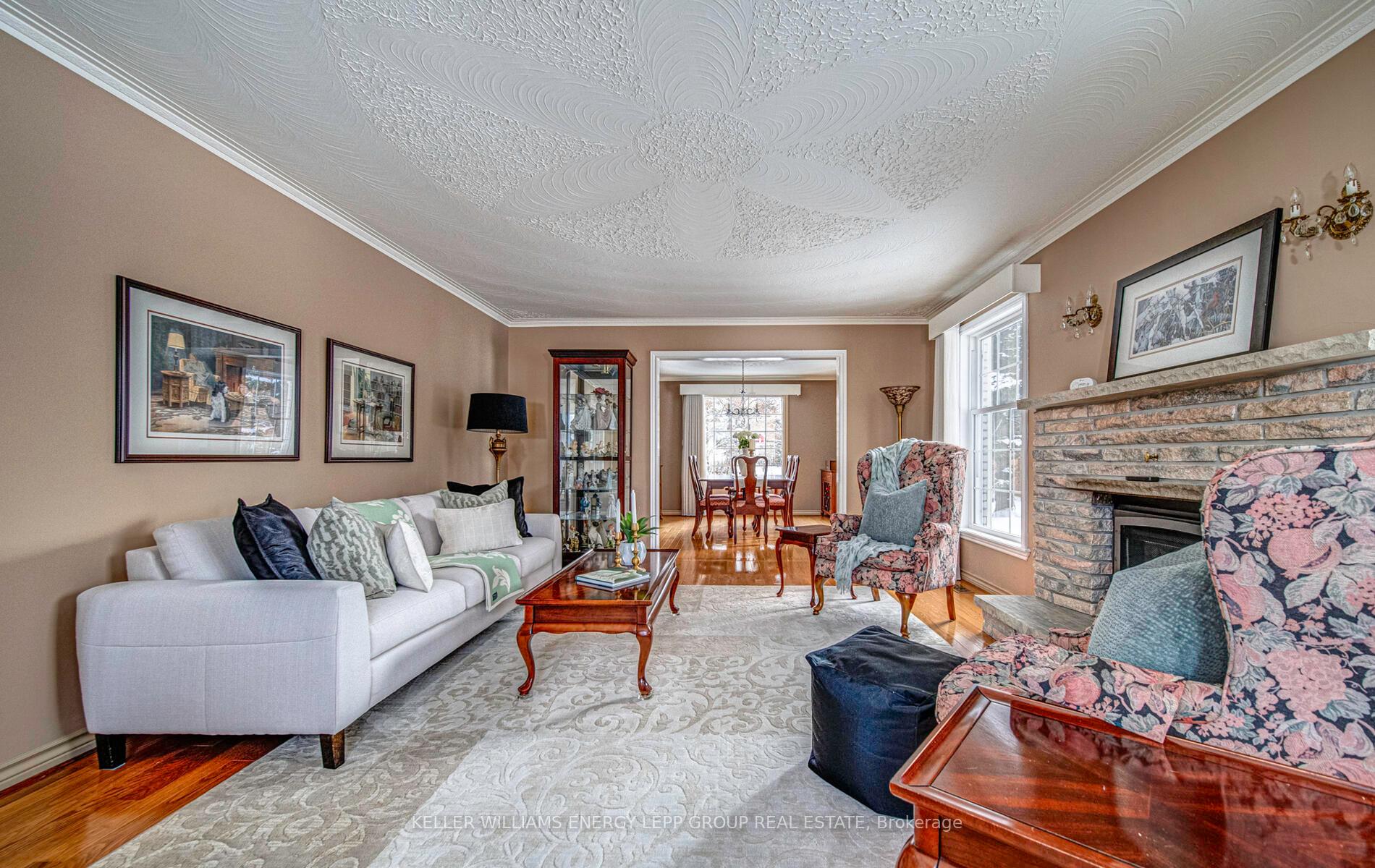 Photo 6 of 19 Glenlaura Crescent, Whitby, Rural Whitby — HOMEH