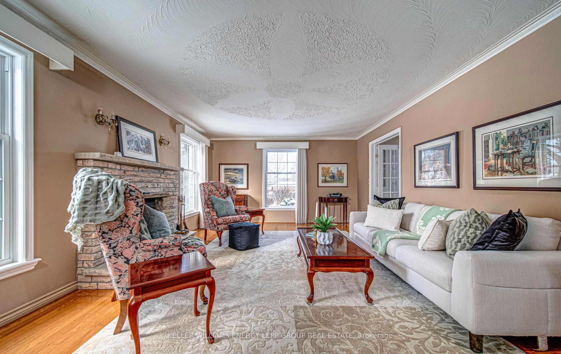Photo 7 of 19 Glenlaura Crescent, Whitby, Rural Whitby — HOMEH