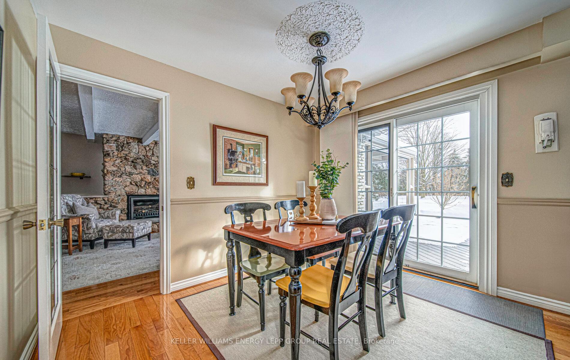 Photo 12 of 19 Glenlaura Crescent, Whitby, Rural Whitby — HOMEH