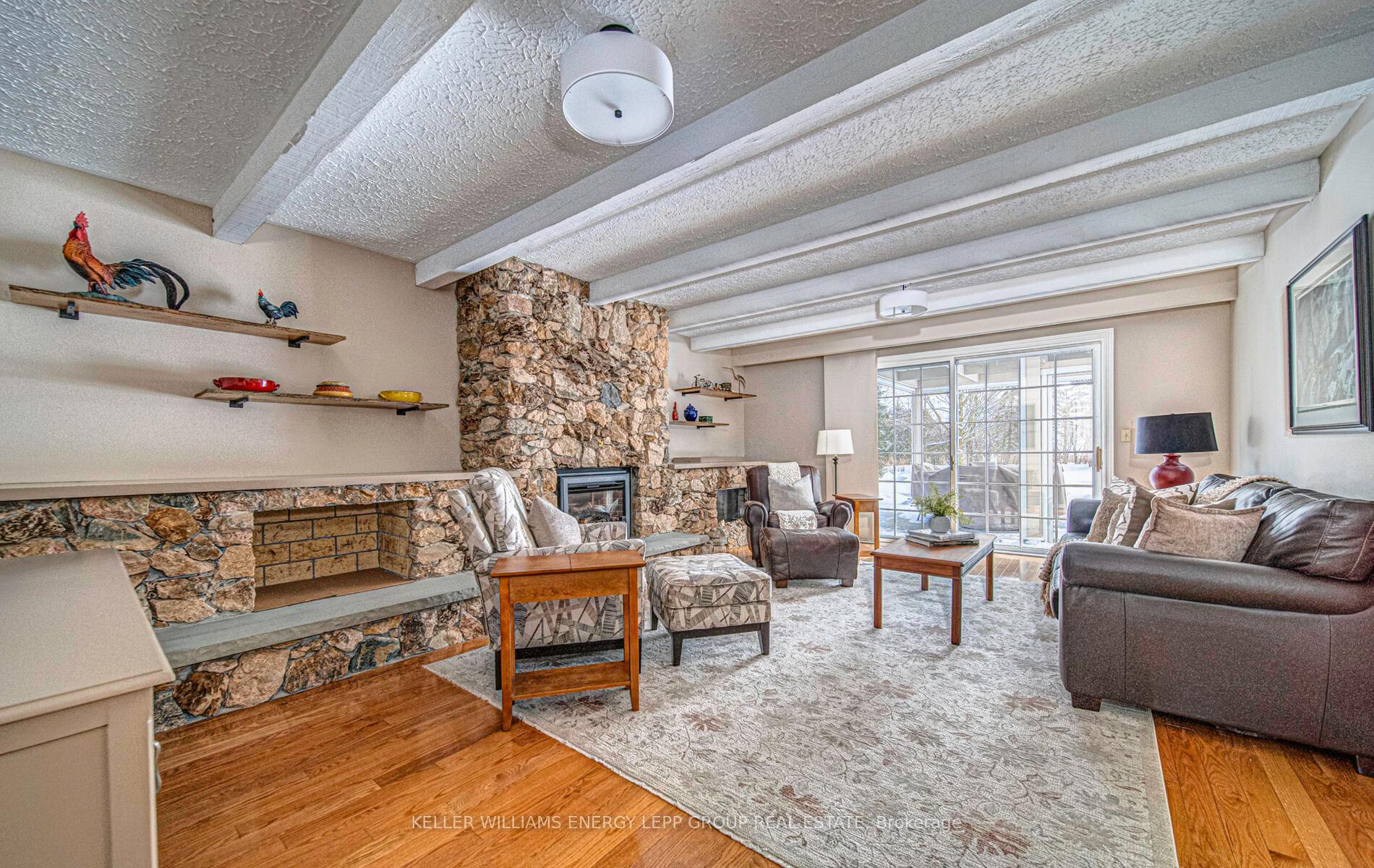 Photo 13 of 19 Glenlaura Crescent, Whitby, Rural Whitby — HOMEH
