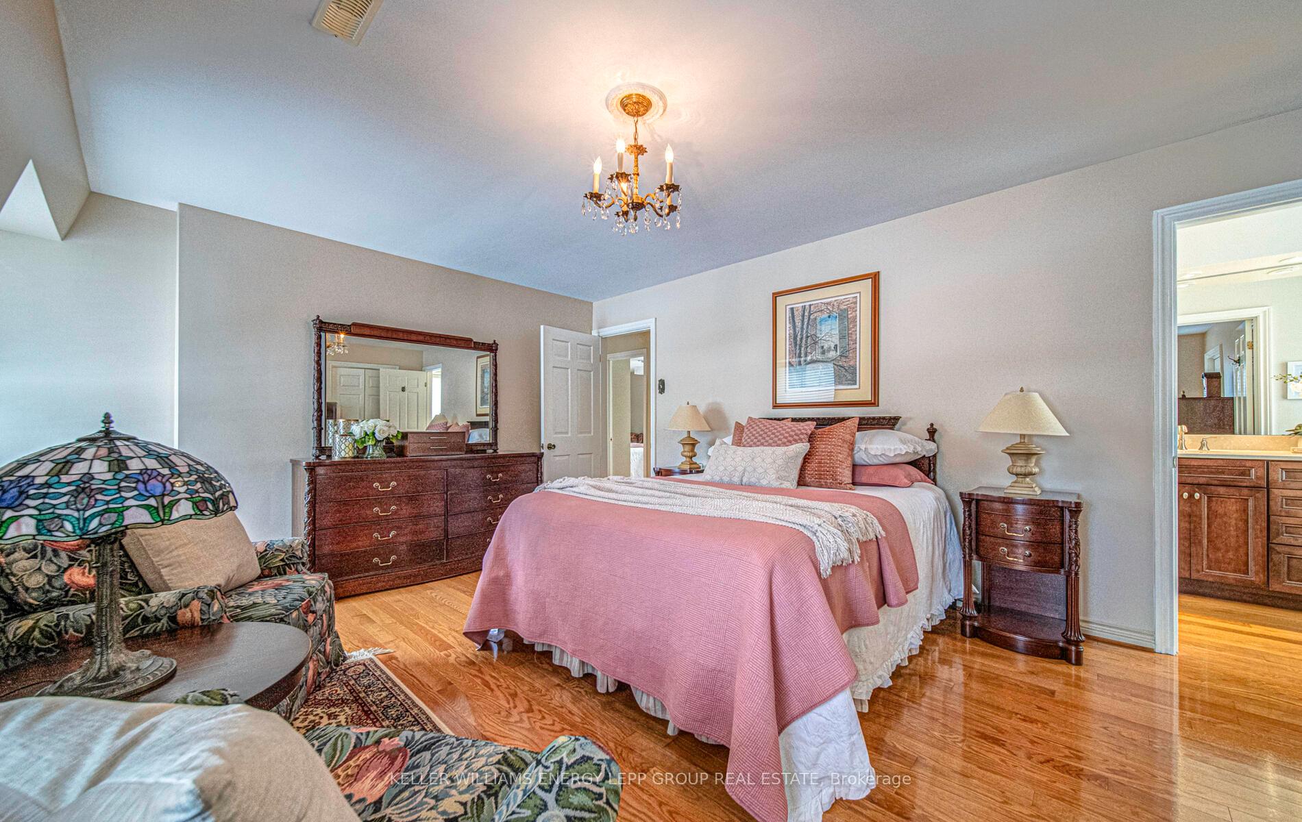 Photo 20 of 19 Glenlaura Crescent, Whitby, Rural Whitby — HOMEH