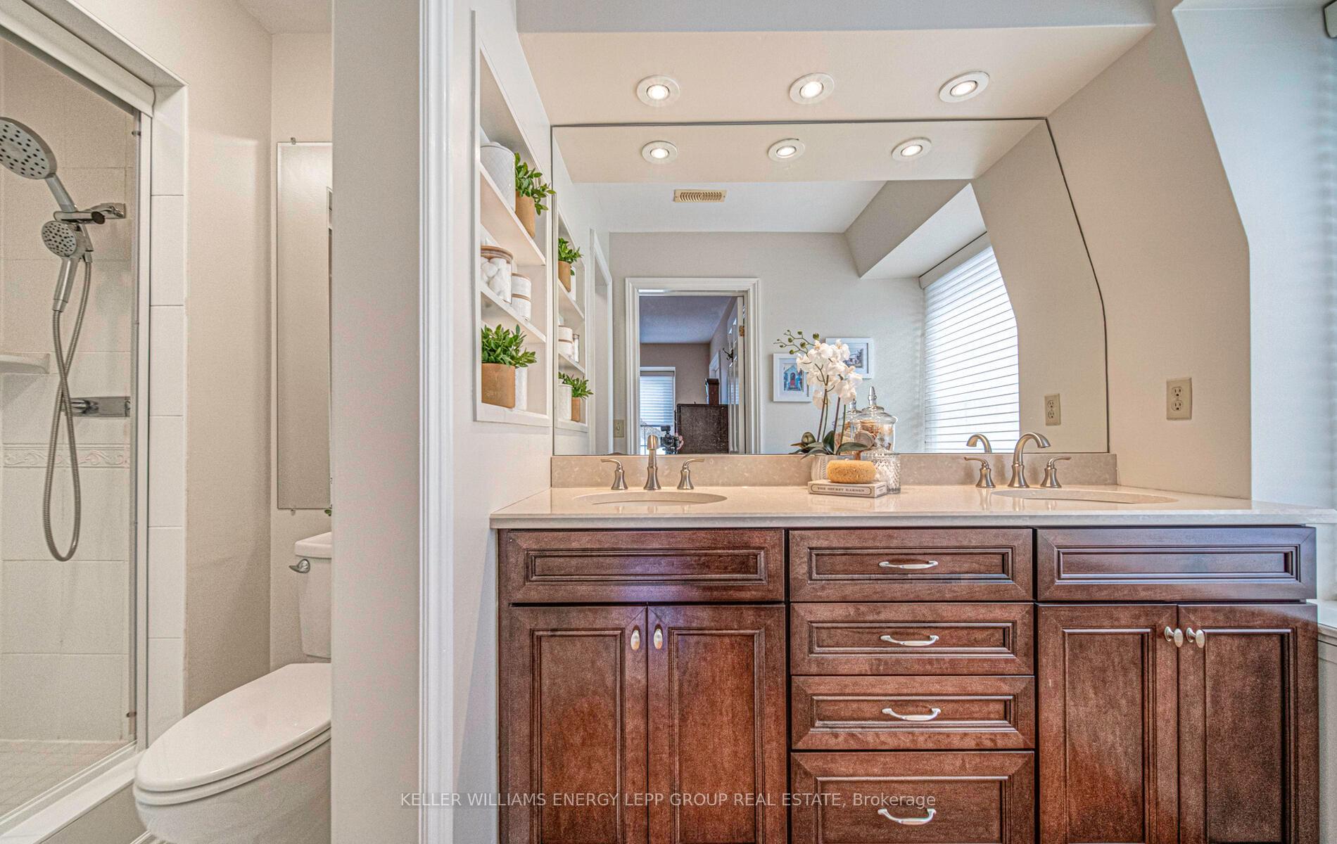 Photo 21 of 19 Glenlaura Crescent, Whitby, Rural Whitby — HOMEH