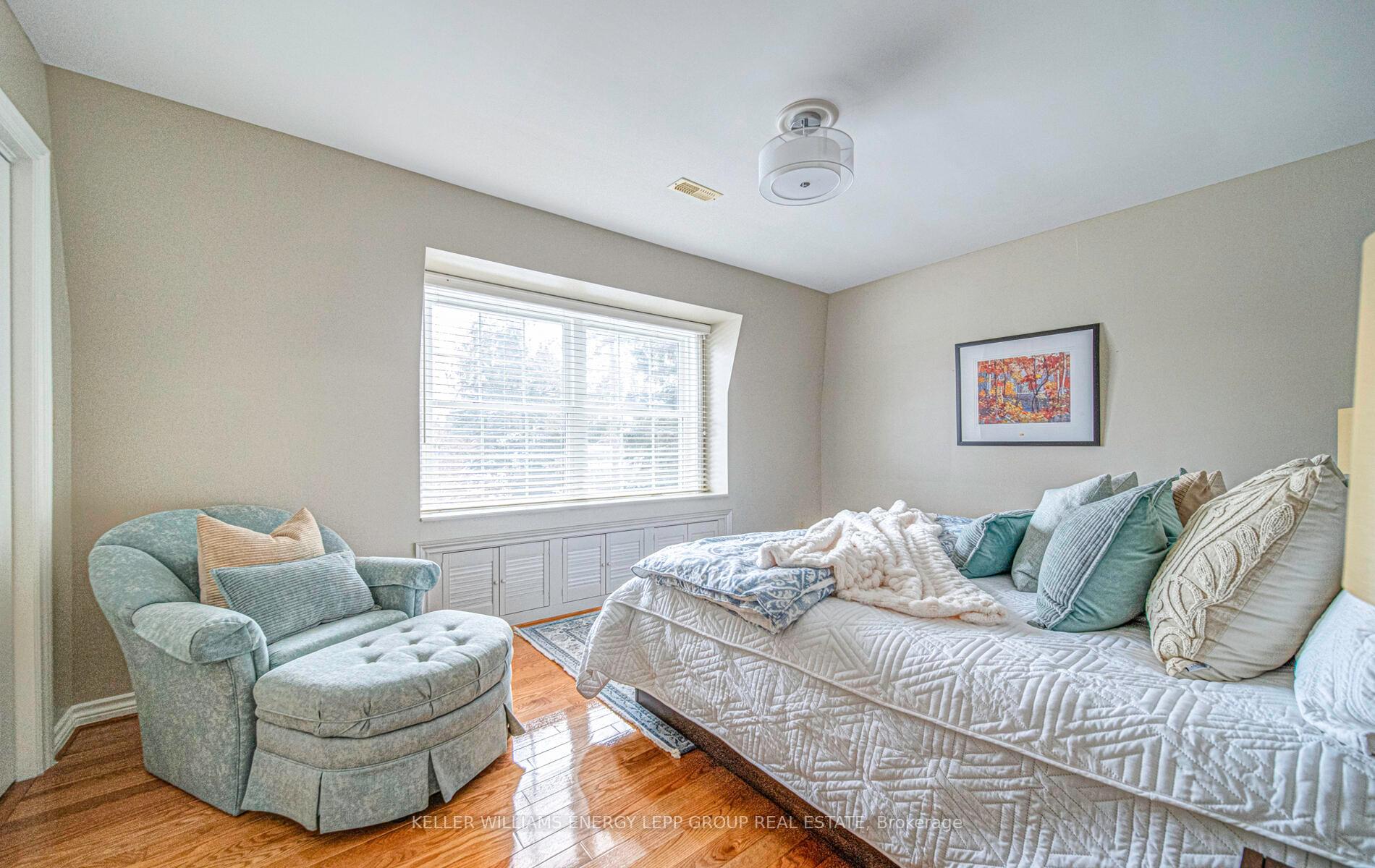 Photo 23 of 19 Glenlaura Crescent, Whitby, Rural Whitby — HOMEH