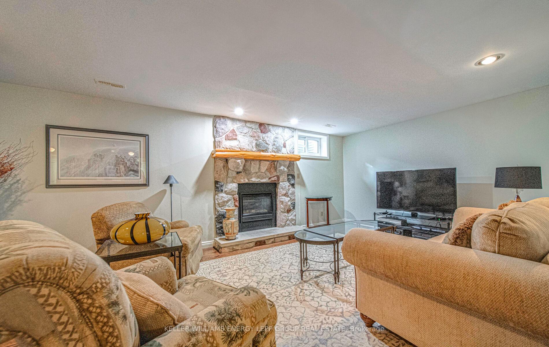Photo 31 of 19 Glenlaura Crescent, Whitby, Rural Whitby — HOMEH