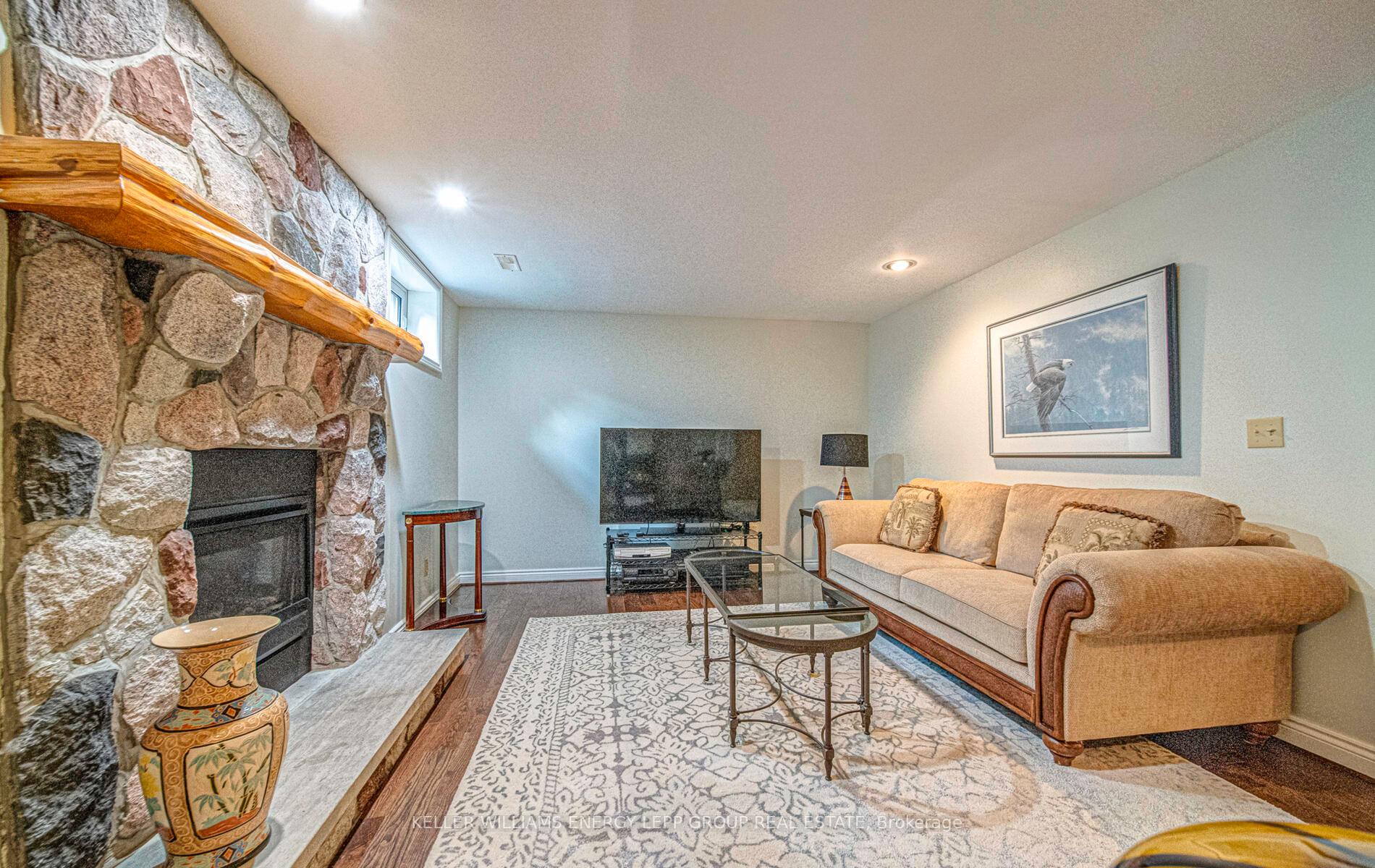 Photo 32 of 19 Glenlaura Crescent, Whitby, Rural Whitby — HOMEH