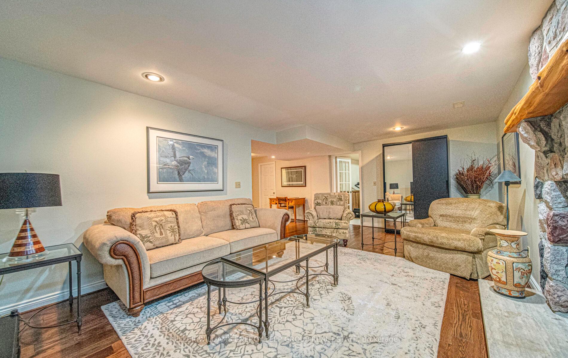 Photo 33 of 19 Glenlaura Crescent, Whitby, Rural Whitby — HOMEH