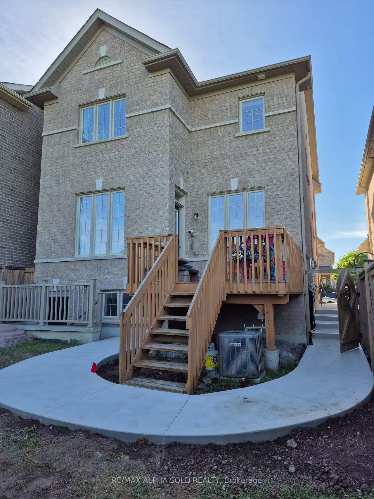 Photo 29 of Unit Main, 35 Stockell Crescent, Ajax, Northwest Ajax — HOMEH