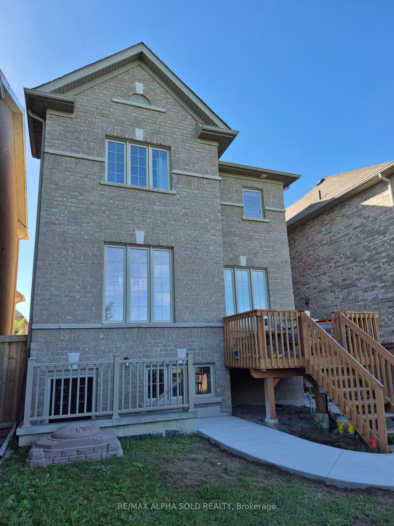 Photo 27 of Unit Main, 35 Stockell Crescent, Ajax, Northwest Ajax — HOMEH