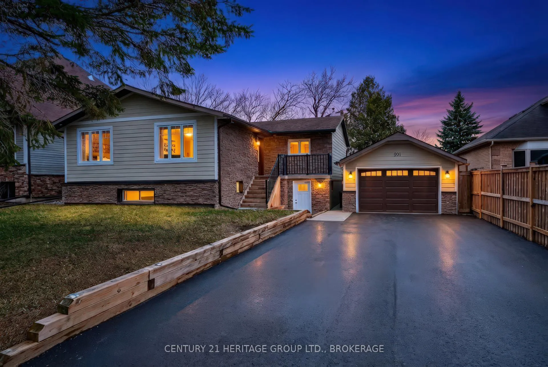 Front of 981 Woodbine Road
