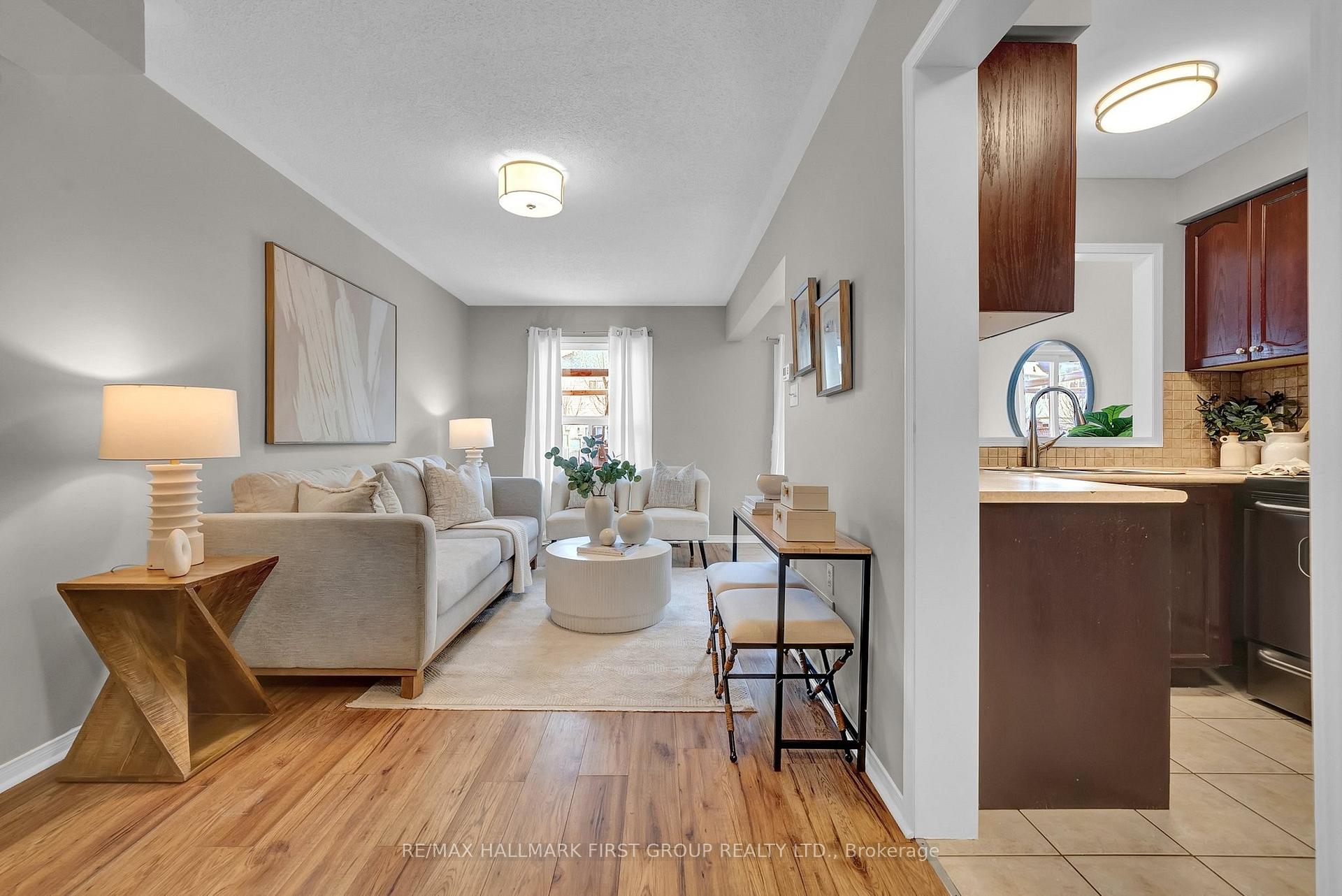 Photo 6 of 8 Rich Crescent, Whitby, Williamsburg — HOMEH