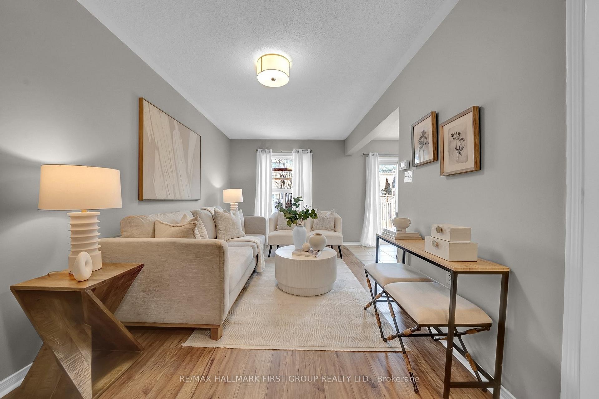 Photo 7 of 8 Rich Crescent, Whitby, Williamsburg — HOMEH
