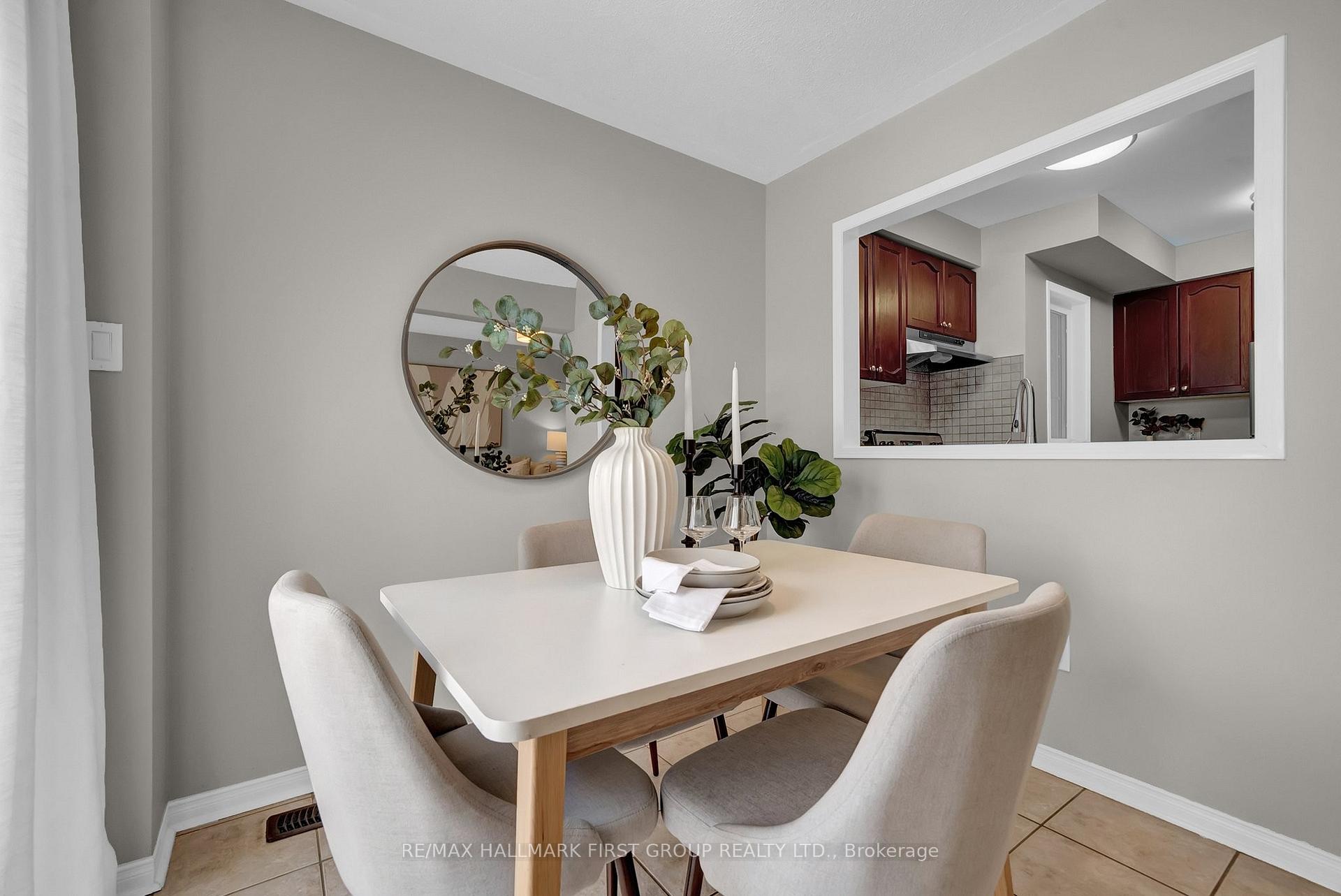 Photo 11 of 8 Rich Crescent, Whitby, Williamsburg — HOMEH