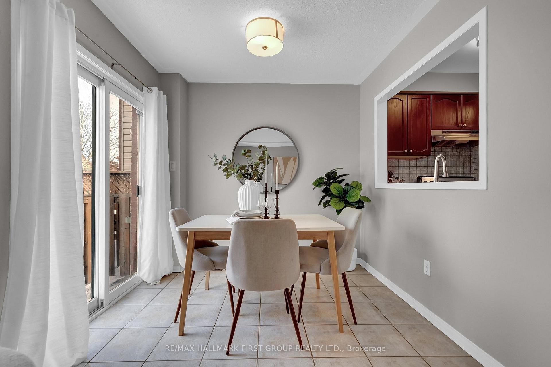 Photo 12 of 8 Rich Crescent, Whitby, Williamsburg — HOMEH