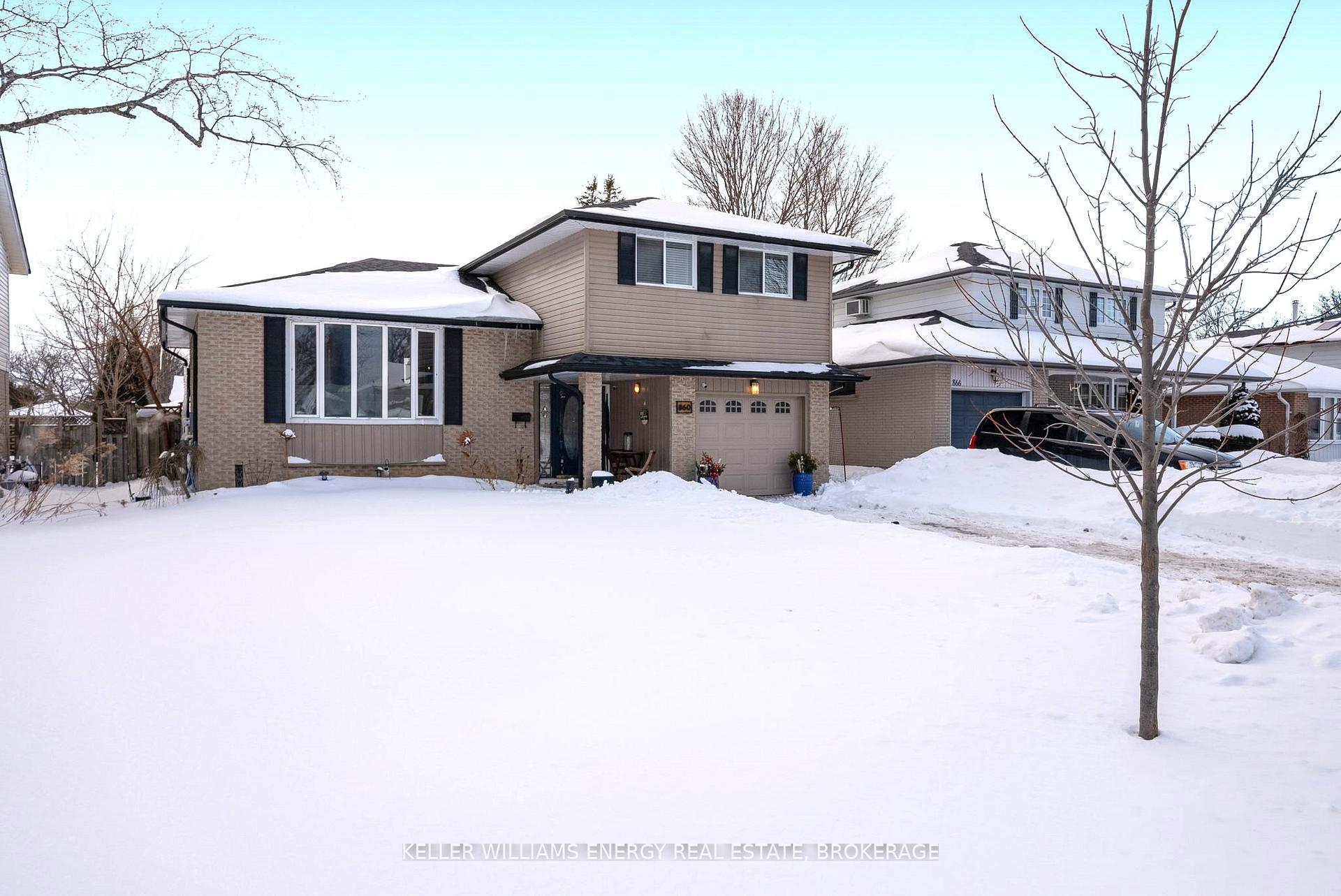 Photo 1 of 860 Carnaby Crescent, Oshawa, Centennial — HOMEH