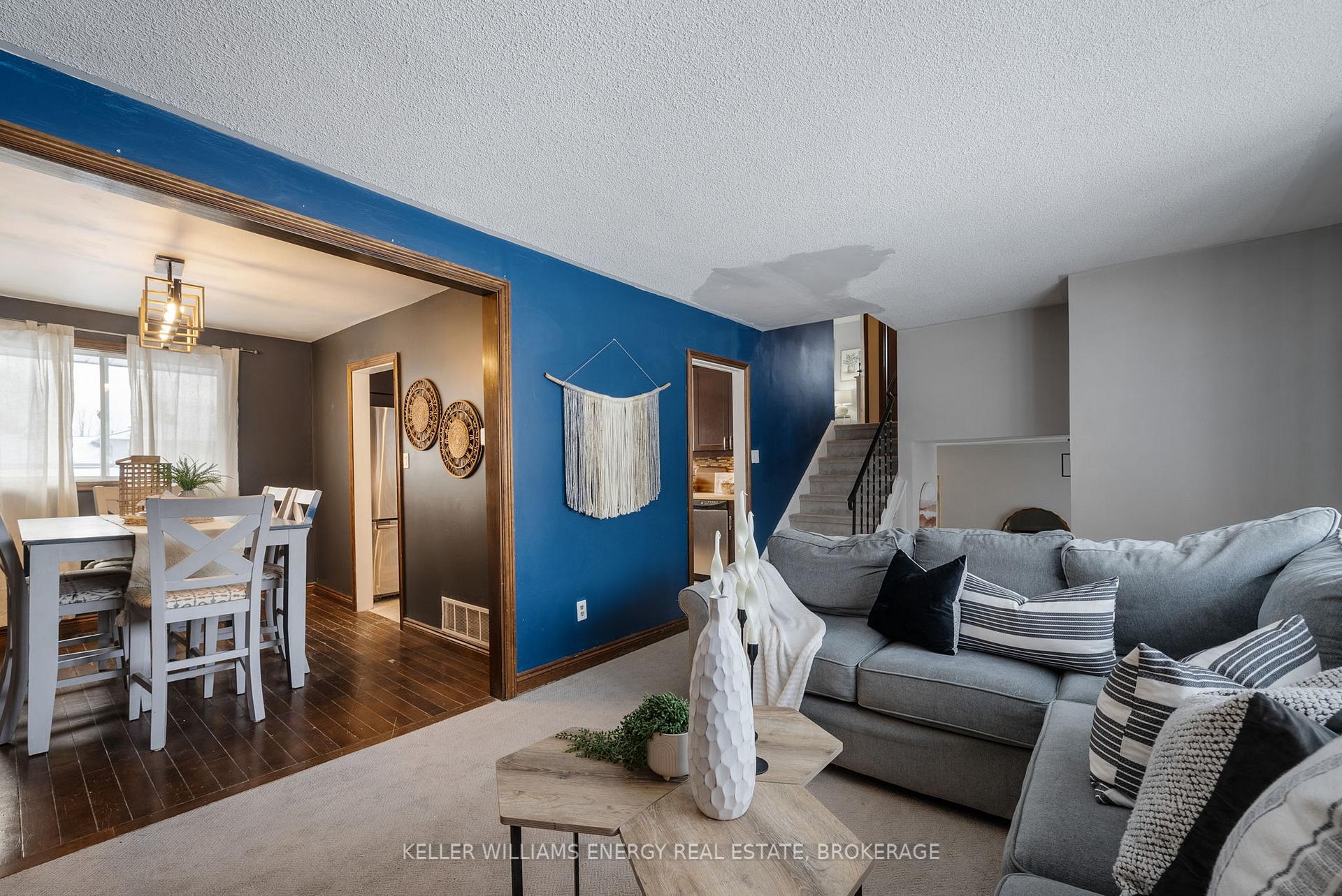 Photo 7 of 860 Carnaby Crescent, Oshawa, Centennial — HOMEH