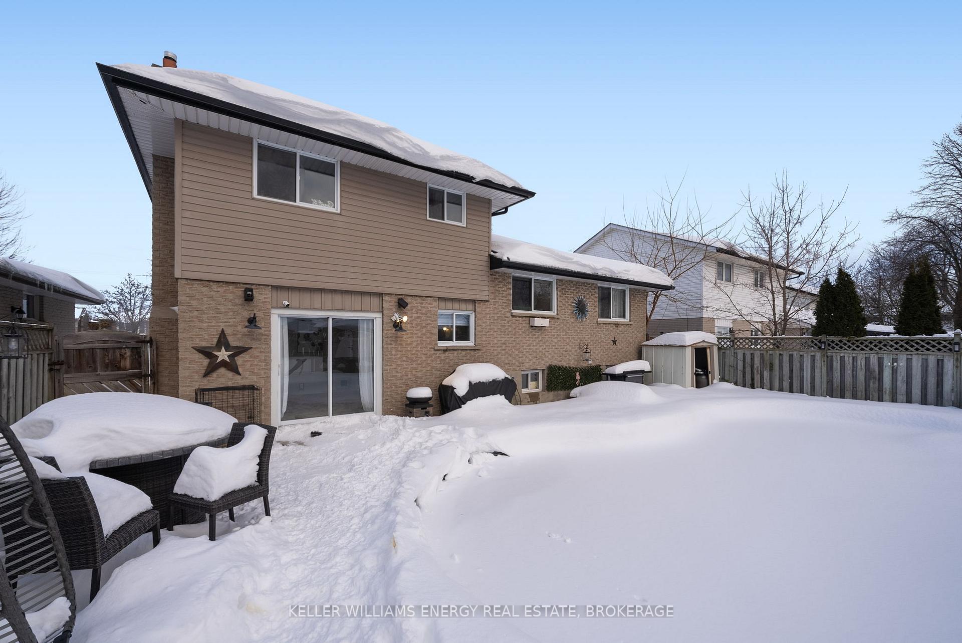 Photo 27 of 860 Carnaby Crescent, Oshawa, Centennial — HOMEH