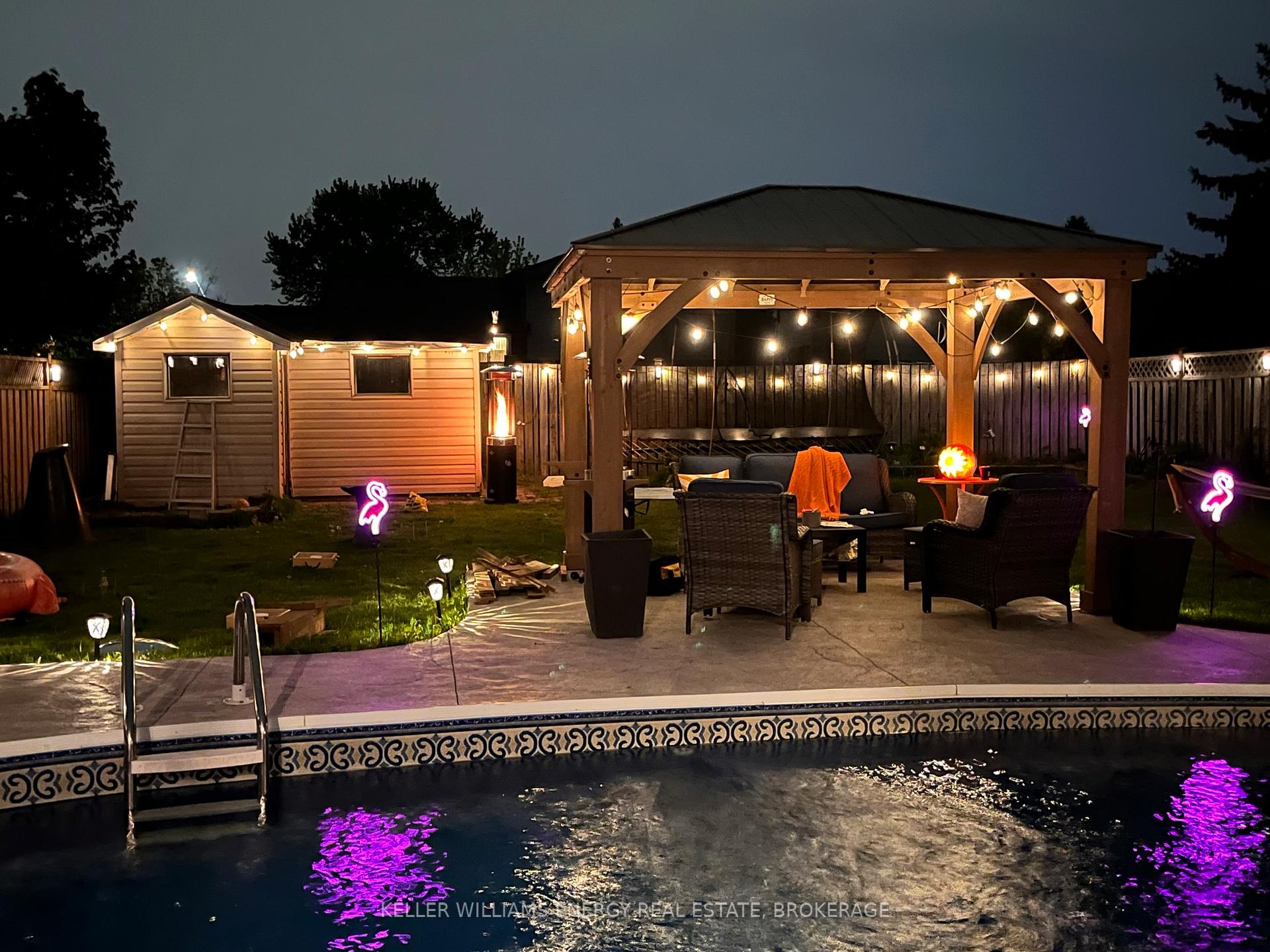 Photo 33 of 860 Carnaby Crescent, Oshawa, Centennial — HOMEH