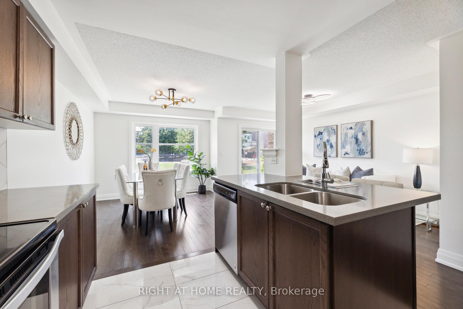 Photo 9 of 16 Jerseyville Way, Whitby, Downtown Whitby — HOMEH