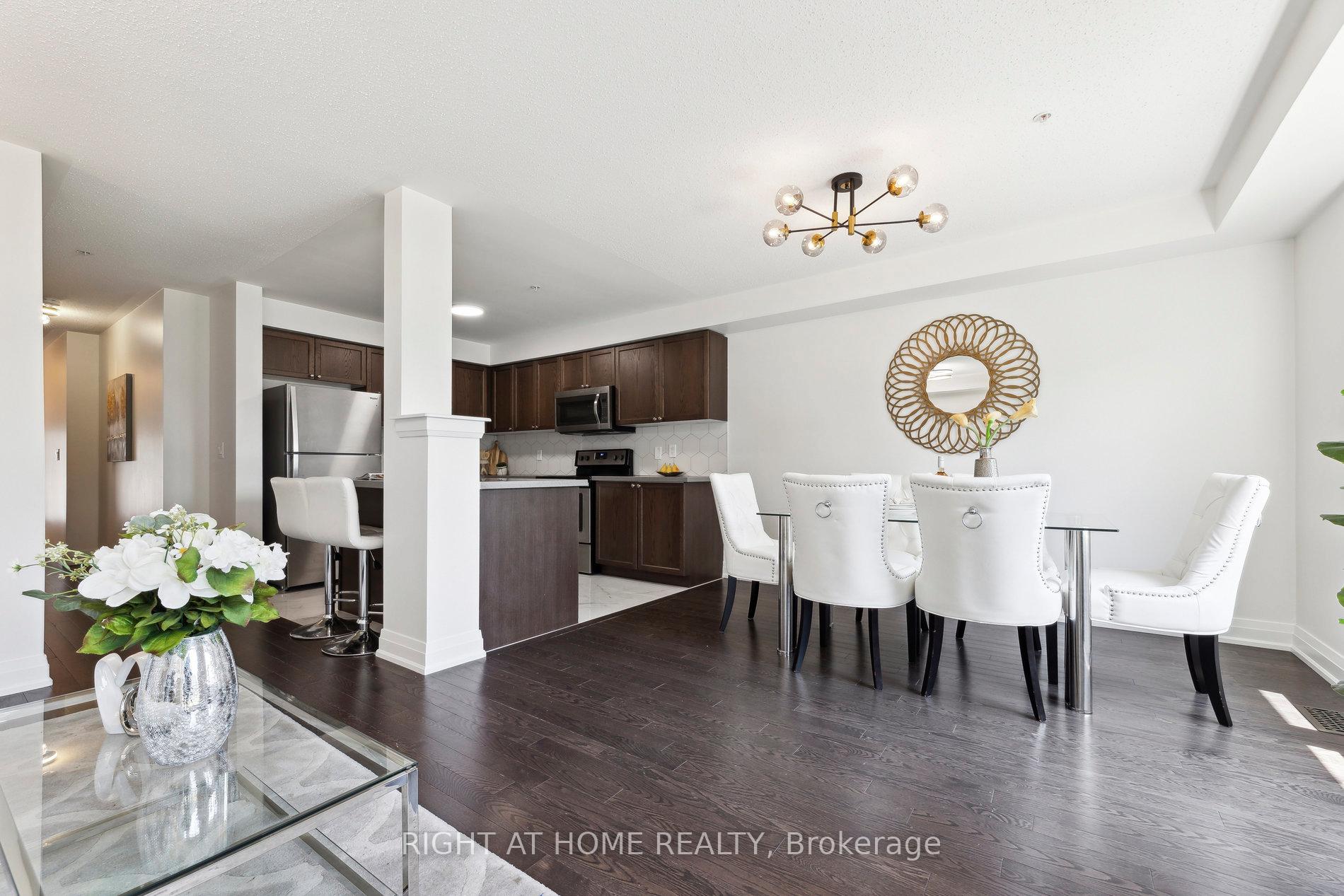 Photo 13 of 16 Jerseyville Way, Whitby, Downtown Whitby — HOMEH