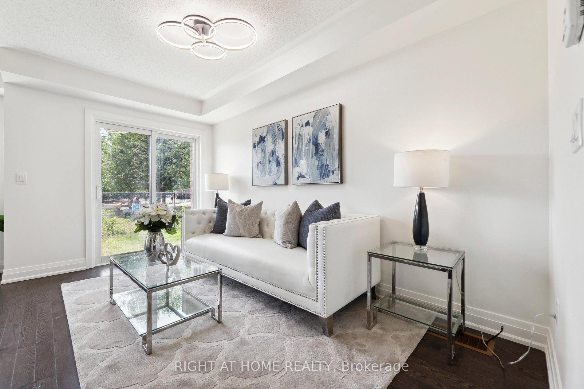 Photo 17 of 16 Jerseyville Way, Whitby, Downtown Whitby — HOMEH