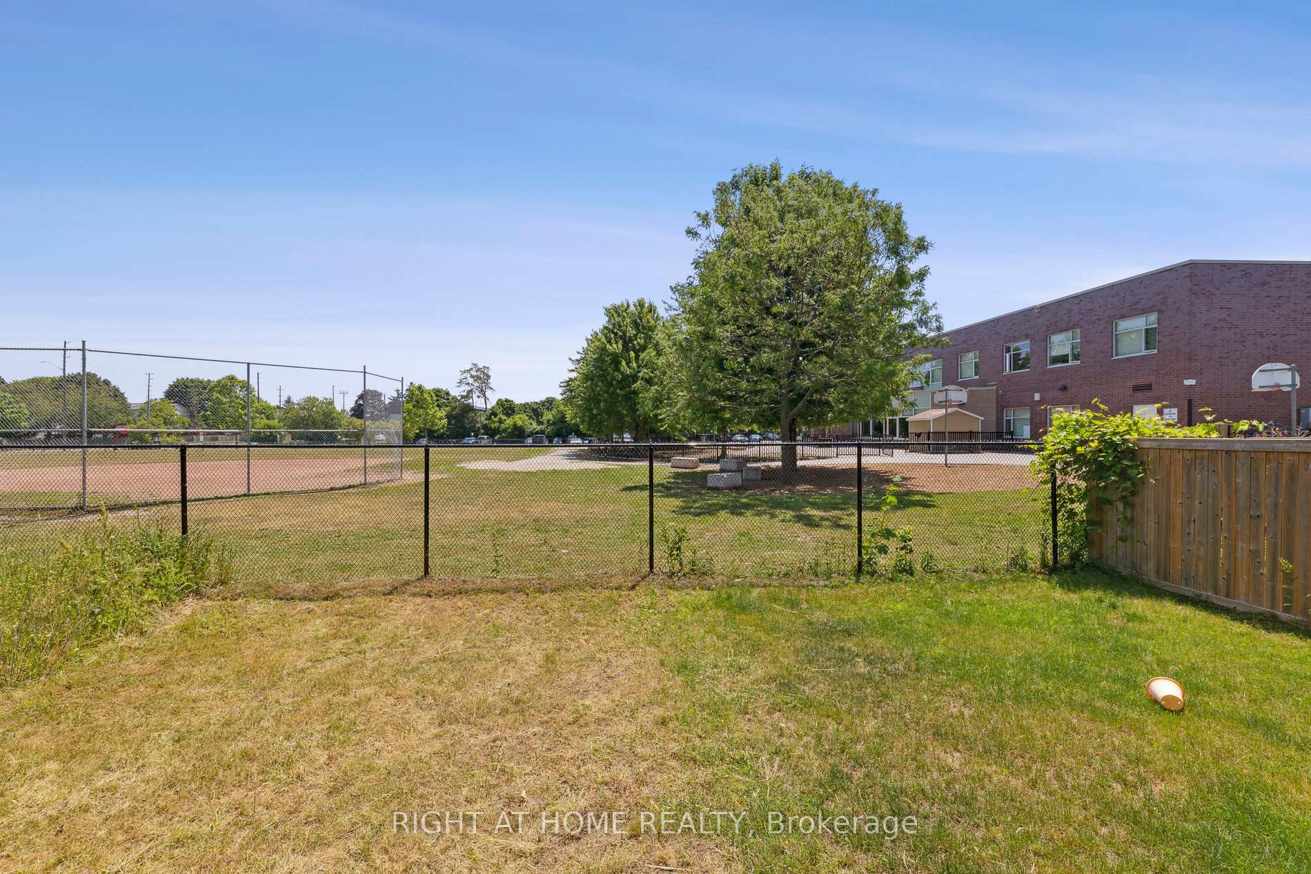 Photo 28 of 16 Jerseyville Way, Whitby, Downtown Whitby — HOMEH