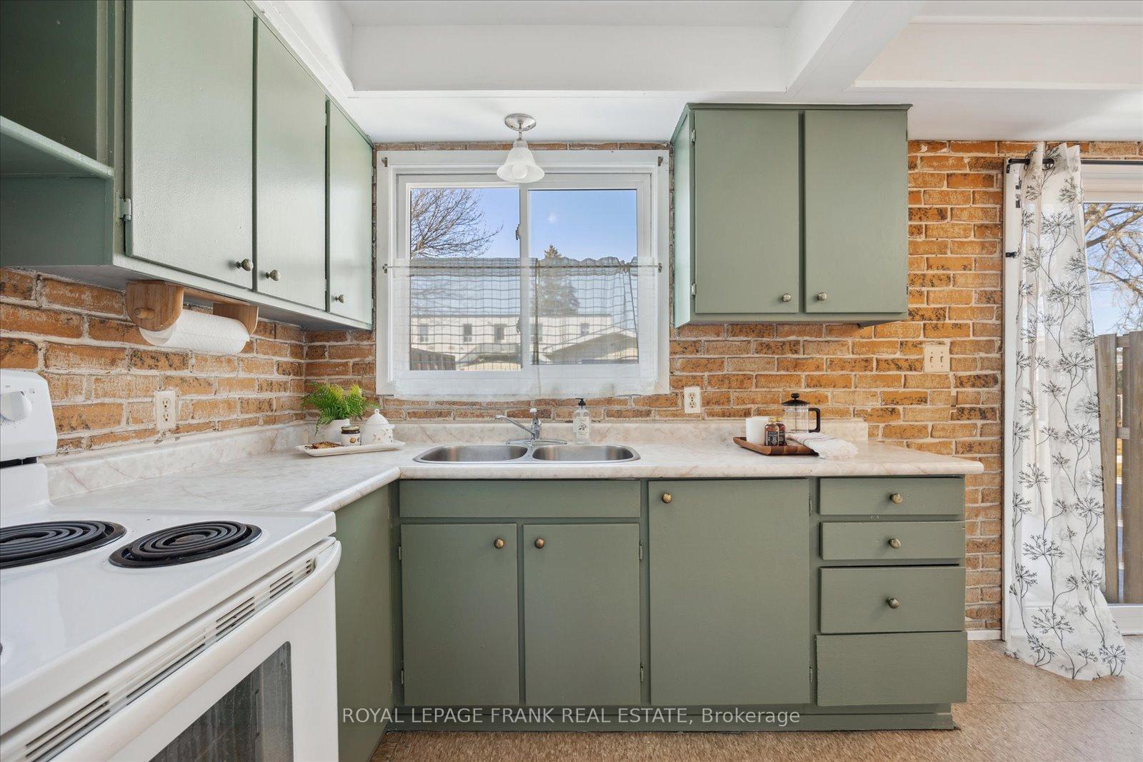 Photo 16 of 350 Pine Avenue, Oshawa, Vanier — HOMEH