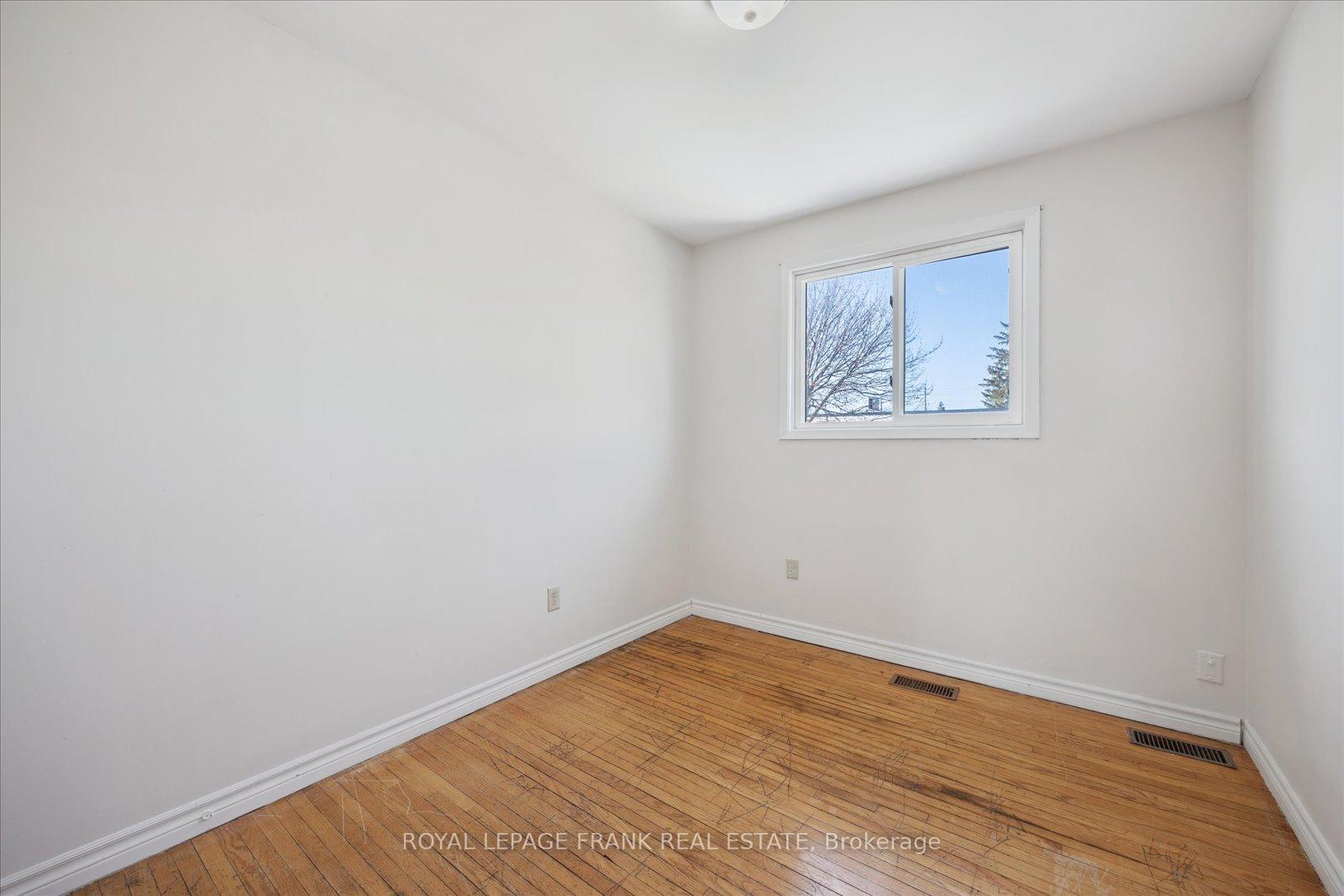 Photo 23 of 350 Pine Avenue, Oshawa, Vanier — HOMEH
