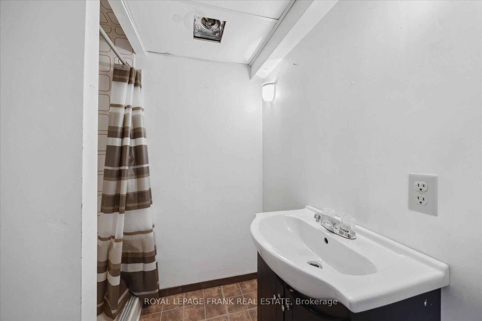 Photo 28 of 350 Pine Avenue, Oshawa, Vanier — HOMEH