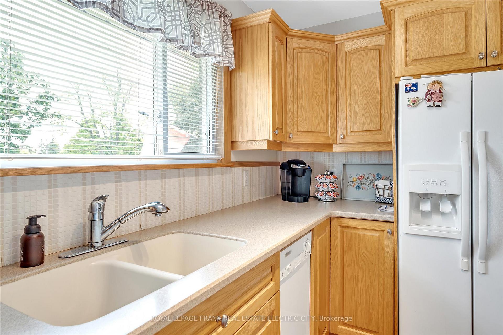 Photo 10 of 887 Westdale Avenue, Peterborough, Northcrest Ward 5 — HOMEH