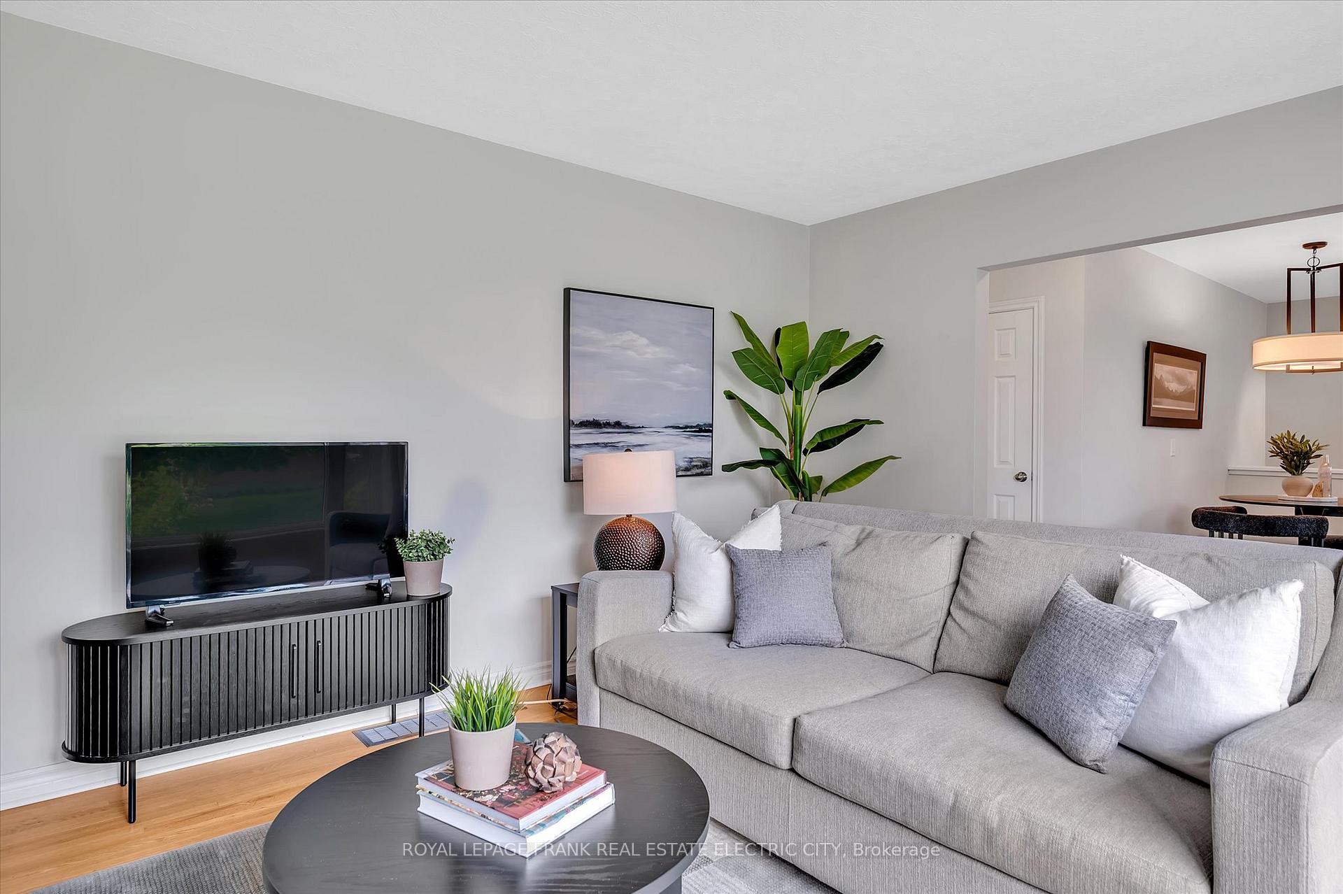 Photo 15 of 887 Westdale Avenue, Peterborough, Northcrest Ward 5 — HOMEH